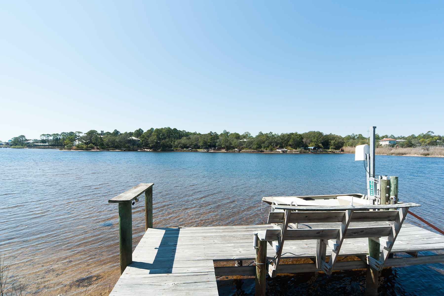 LAKEWOOD POINTE ESTATES - Residential
