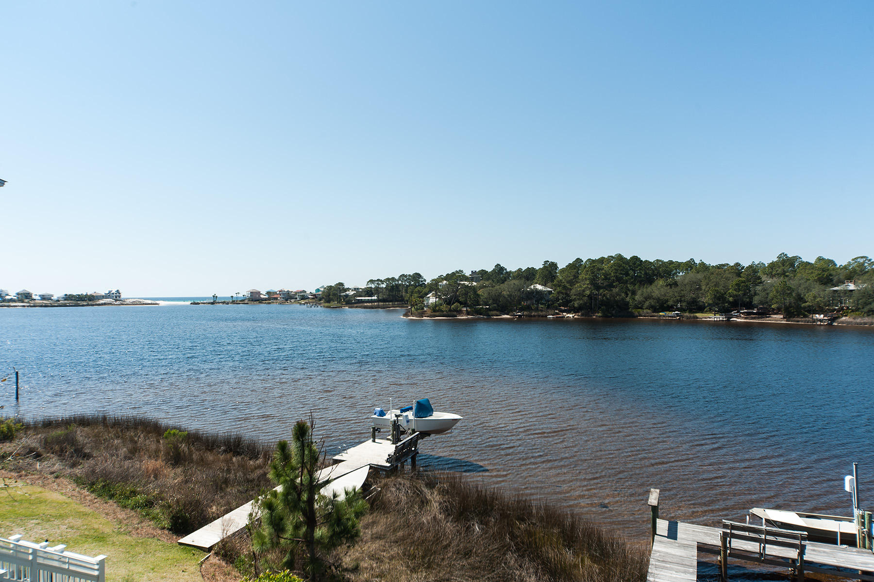 LAKEWOOD POINTE ESTATES - Residential