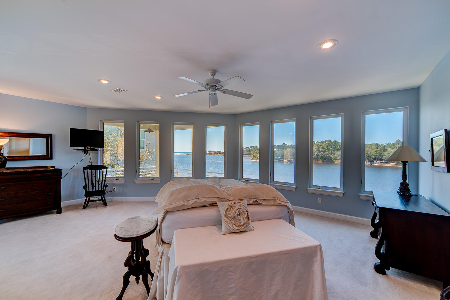 LAKEWOOD POINTE ESTATES - Residential