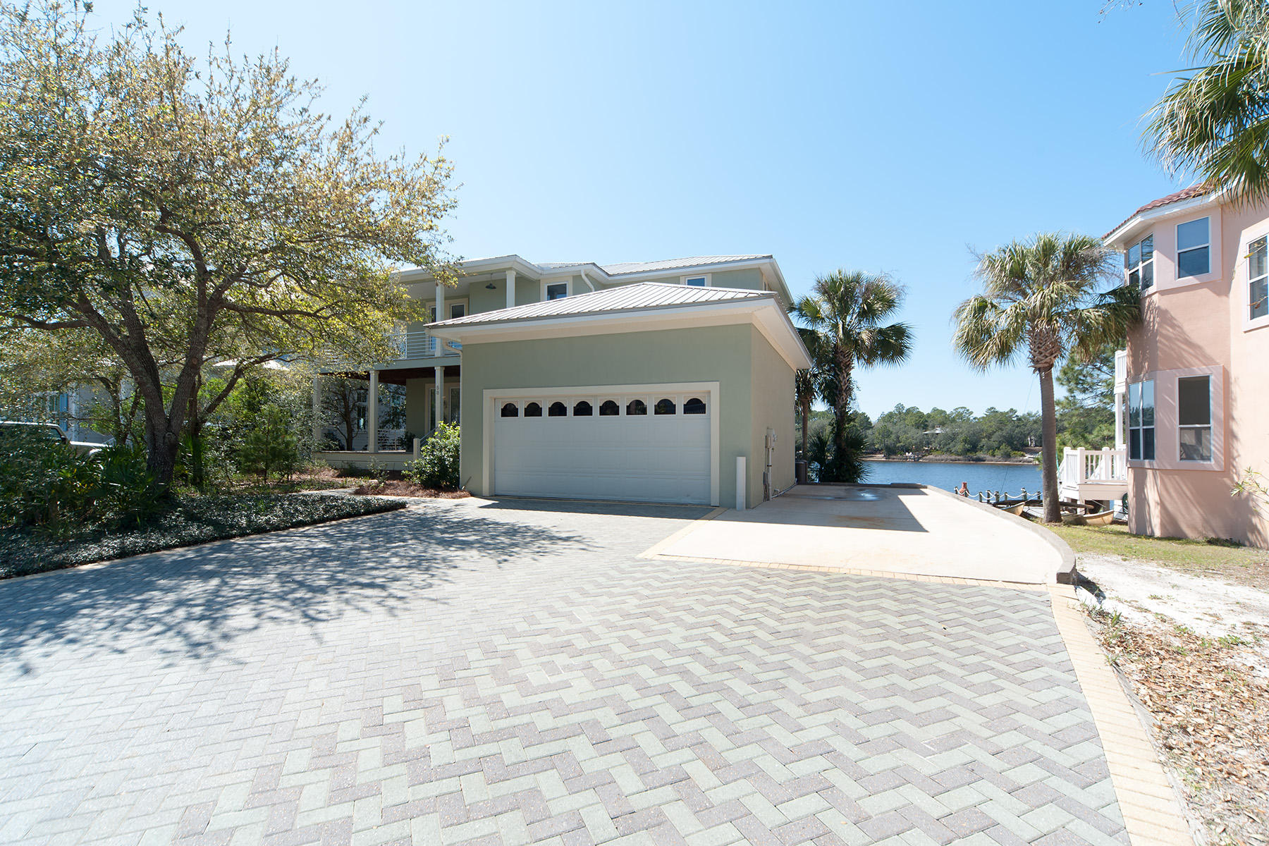 LAKEWOOD POINTE ESTATES - Residential