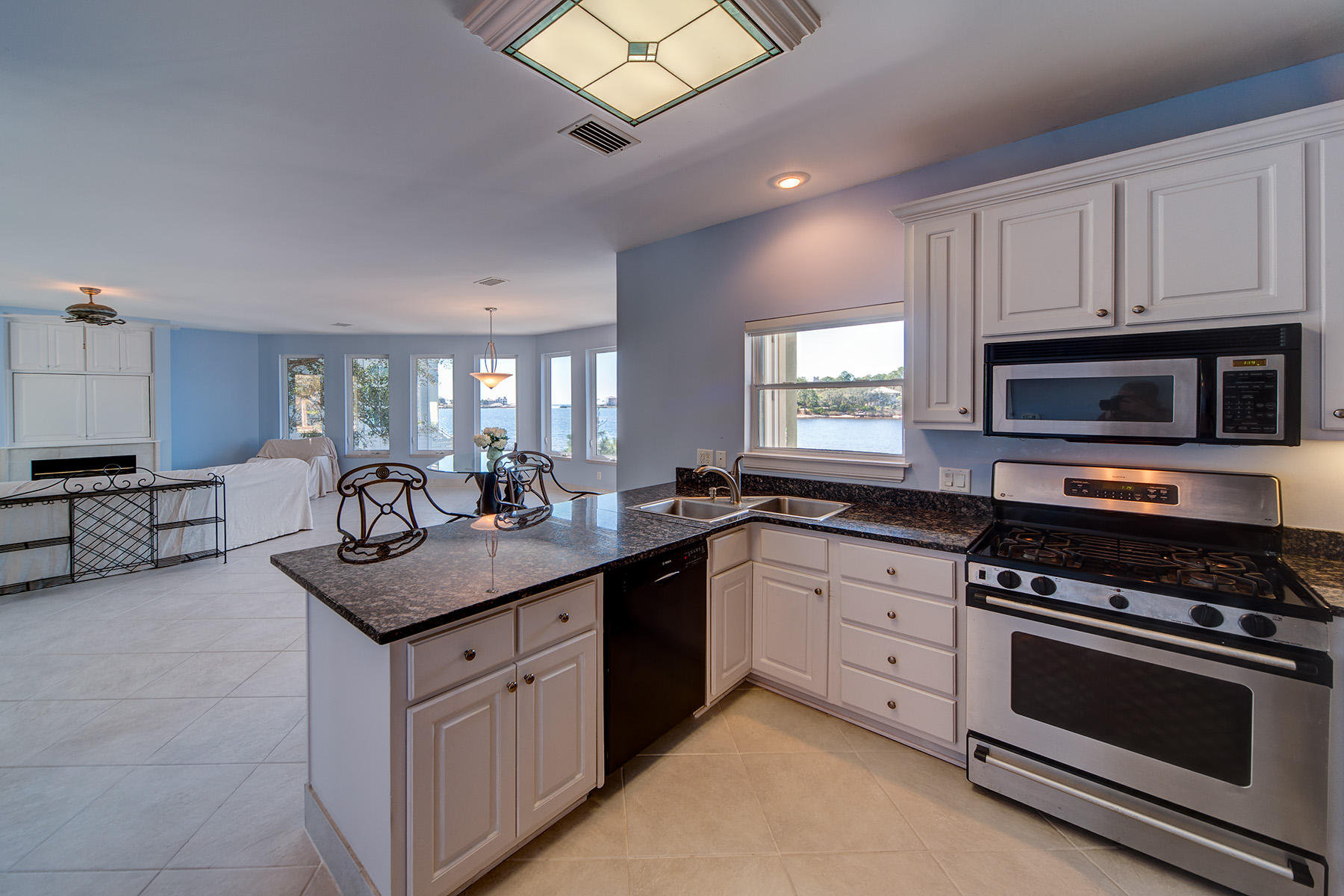 LAKEWOOD POINTE ESTATES - Residential
