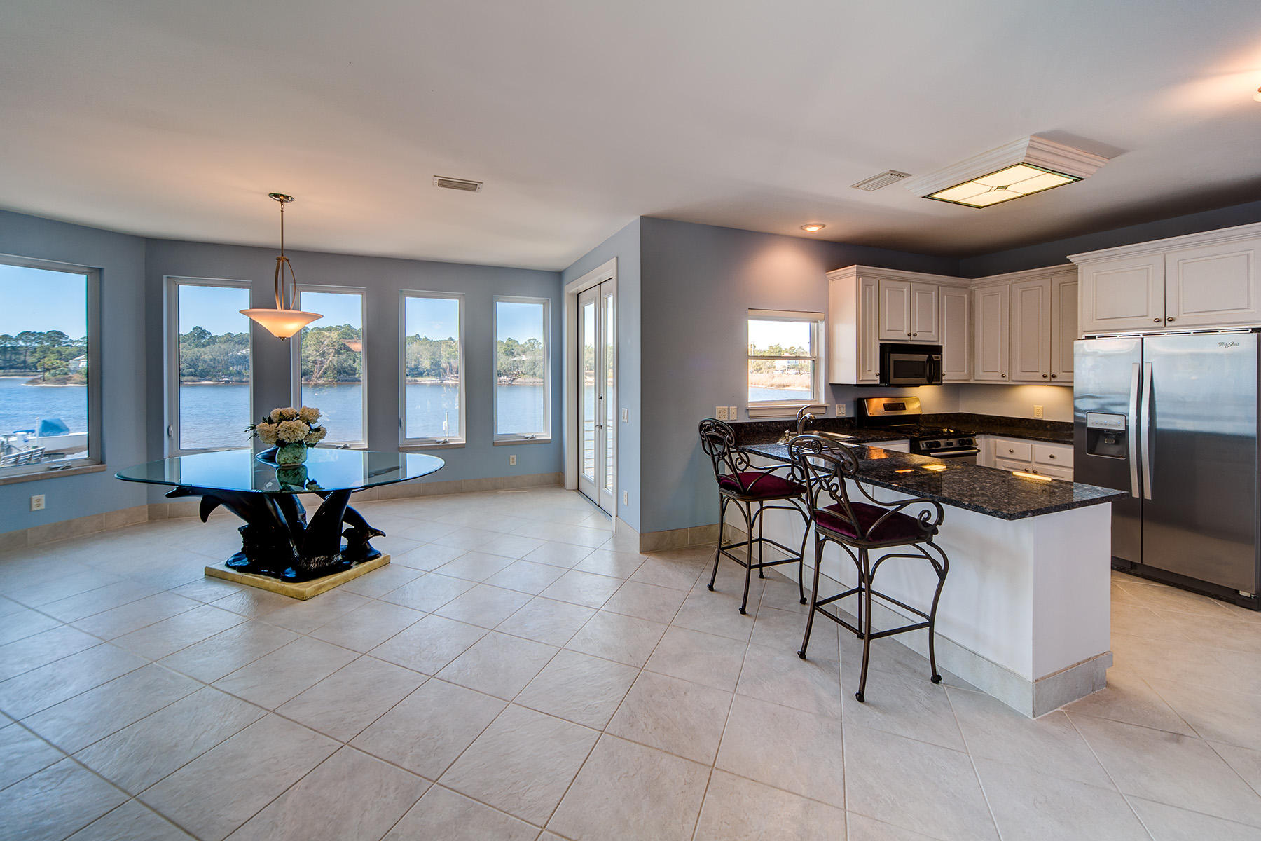 LAKEWOOD POINTE ESTATES - Residential