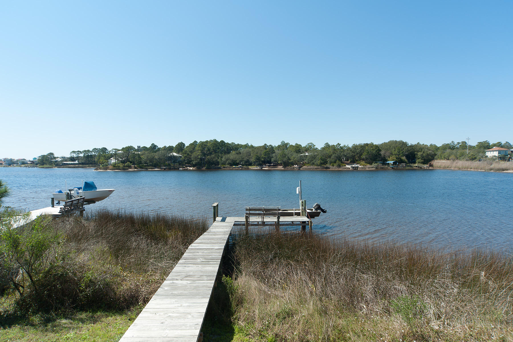 LAKEWOOD POINTE ESTATES - Residential