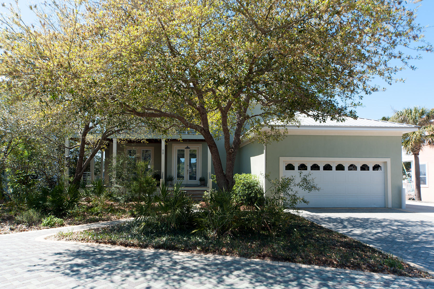 LAKEWOOD POINTE ESTATES - Residential
