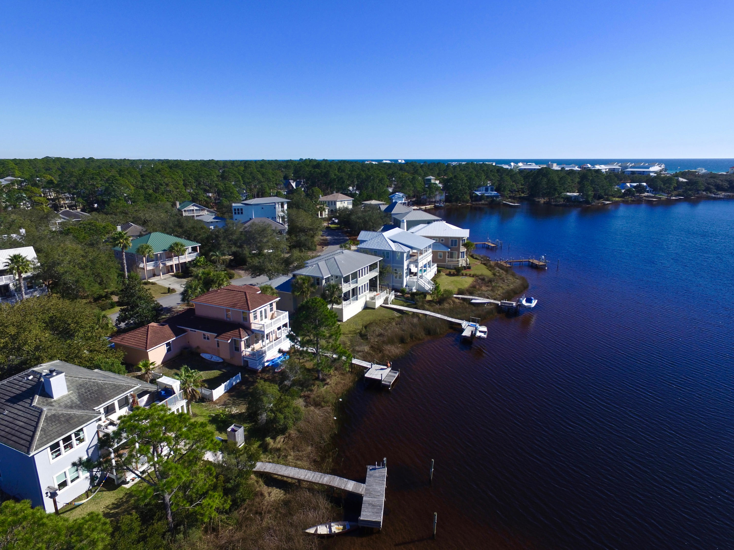 LAKEWOOD POINTE ESTATES - Residential