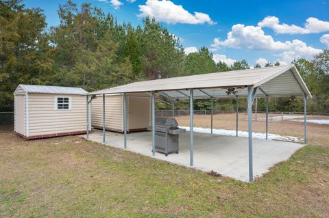 A home in DeFuniak Springs