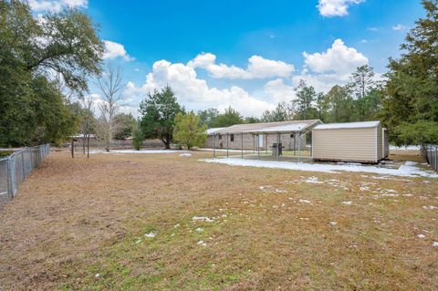 A home in DeFuniak Springs