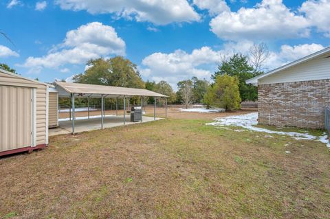 A home in DeFuniak Springs