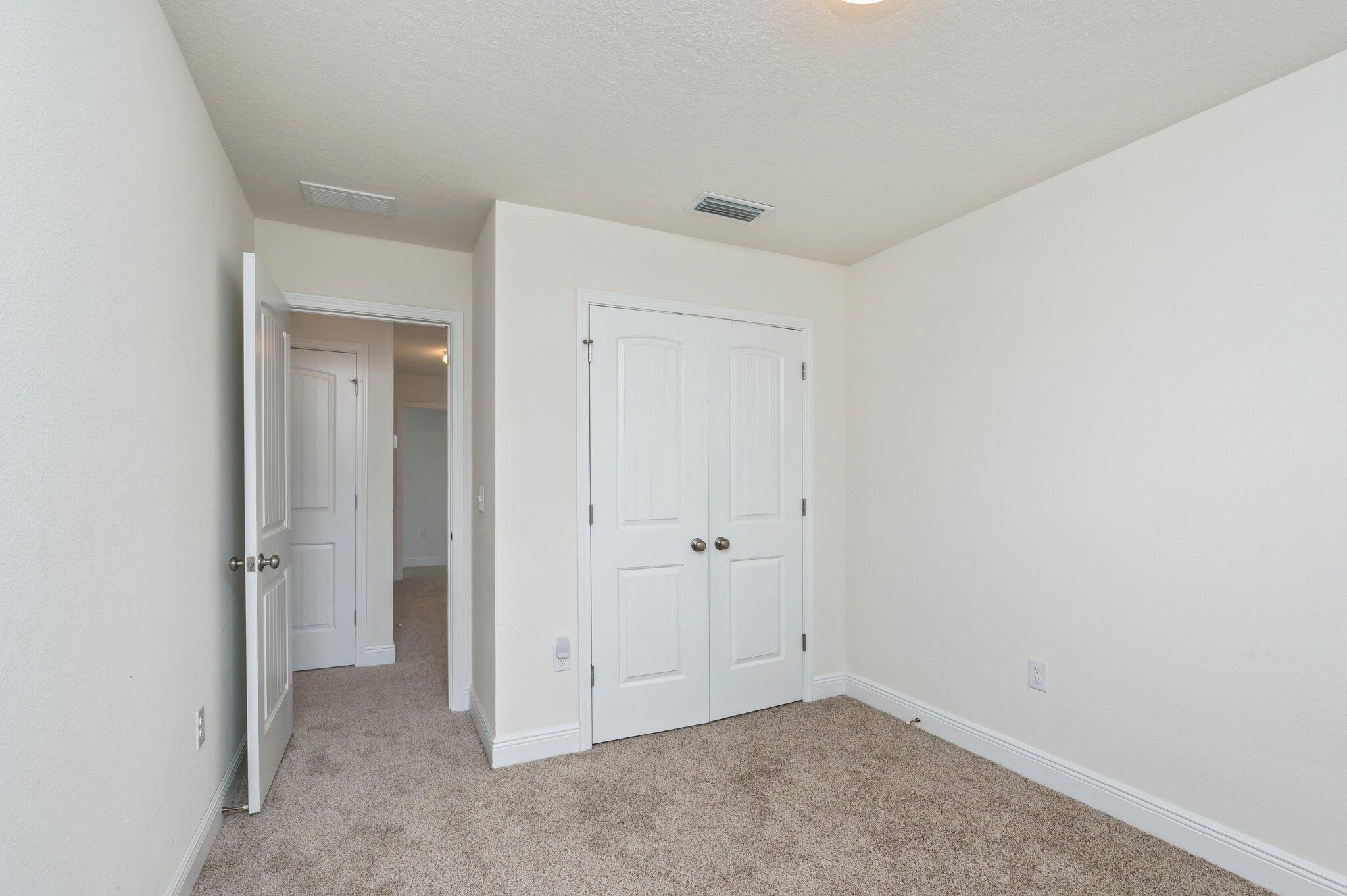 IRON HORSE T/H PH 1 - Residential Lease