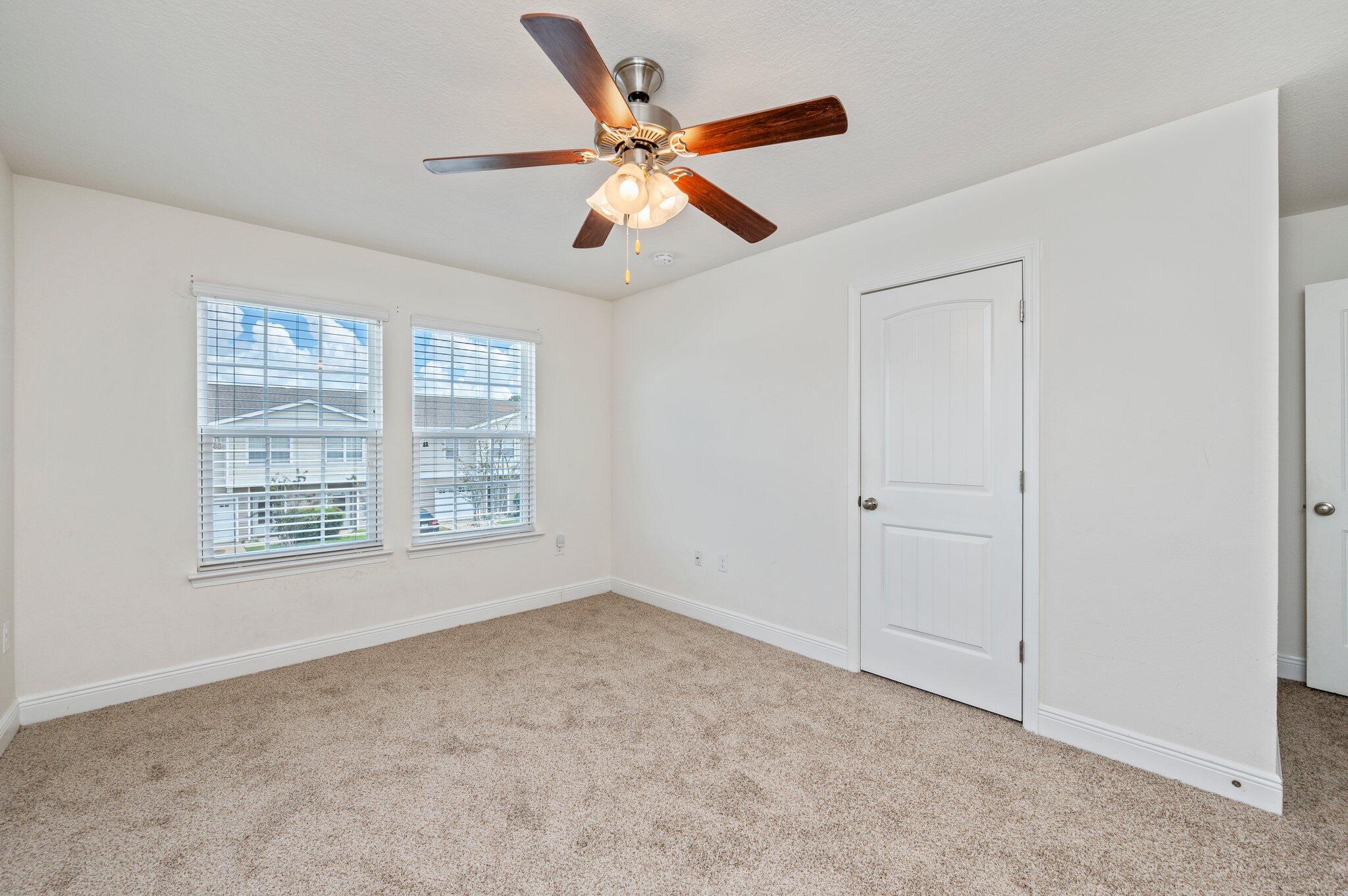 IRON HORSE T/H PH 1 - Residential Lease