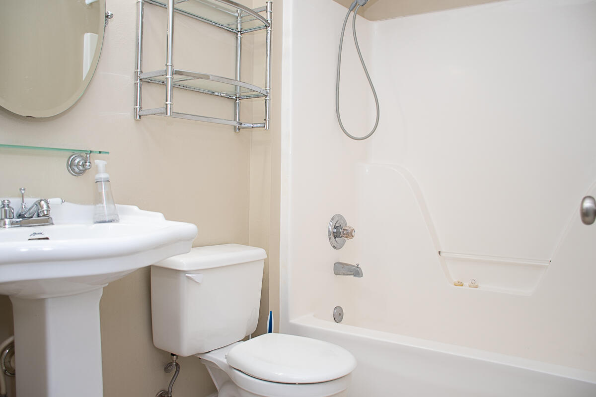 COUNTRYVIEW ESTATES 4TH ADDN PH 5 - Residential Lease