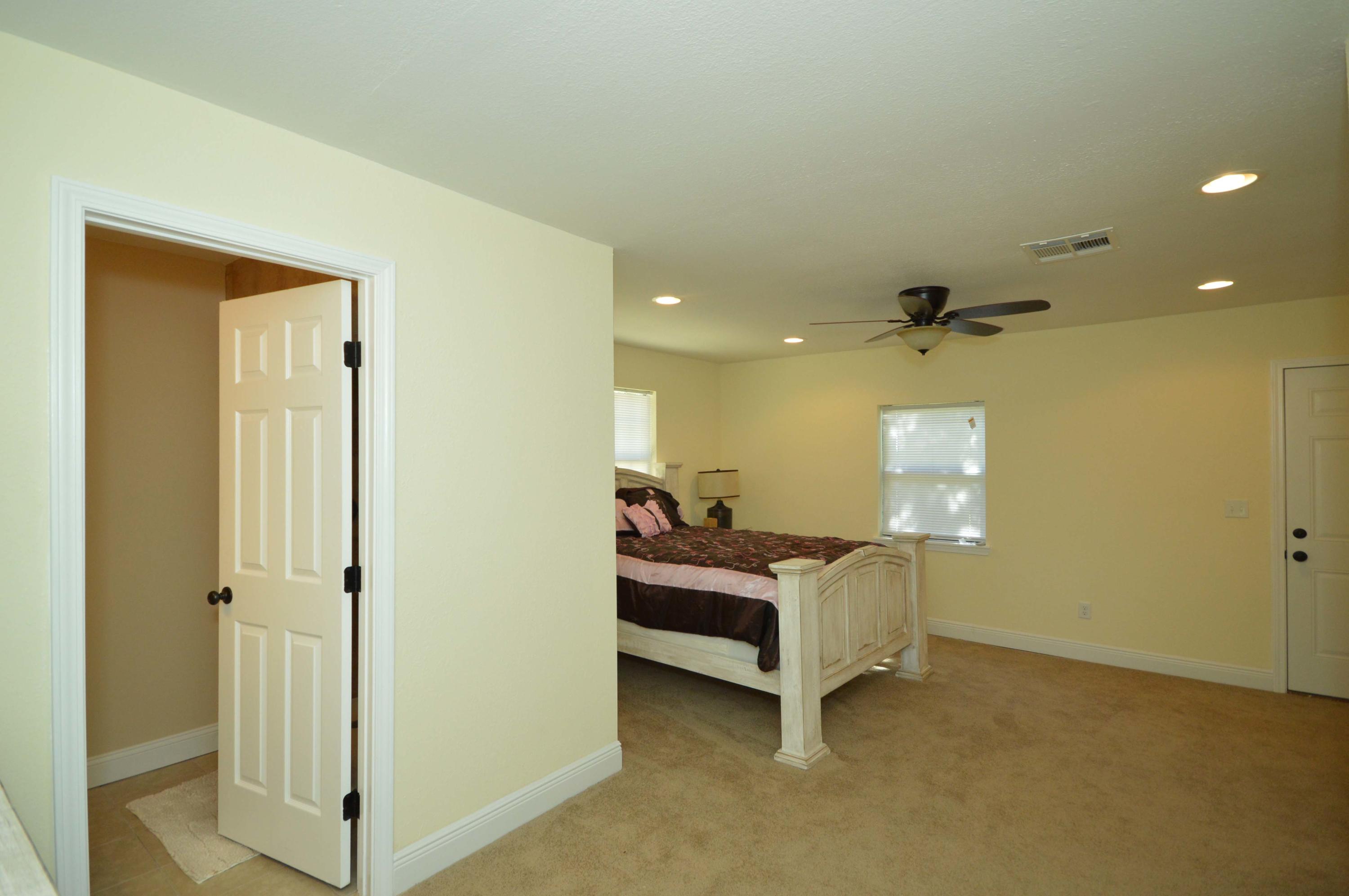 QUIET OAKS S/D - Residential