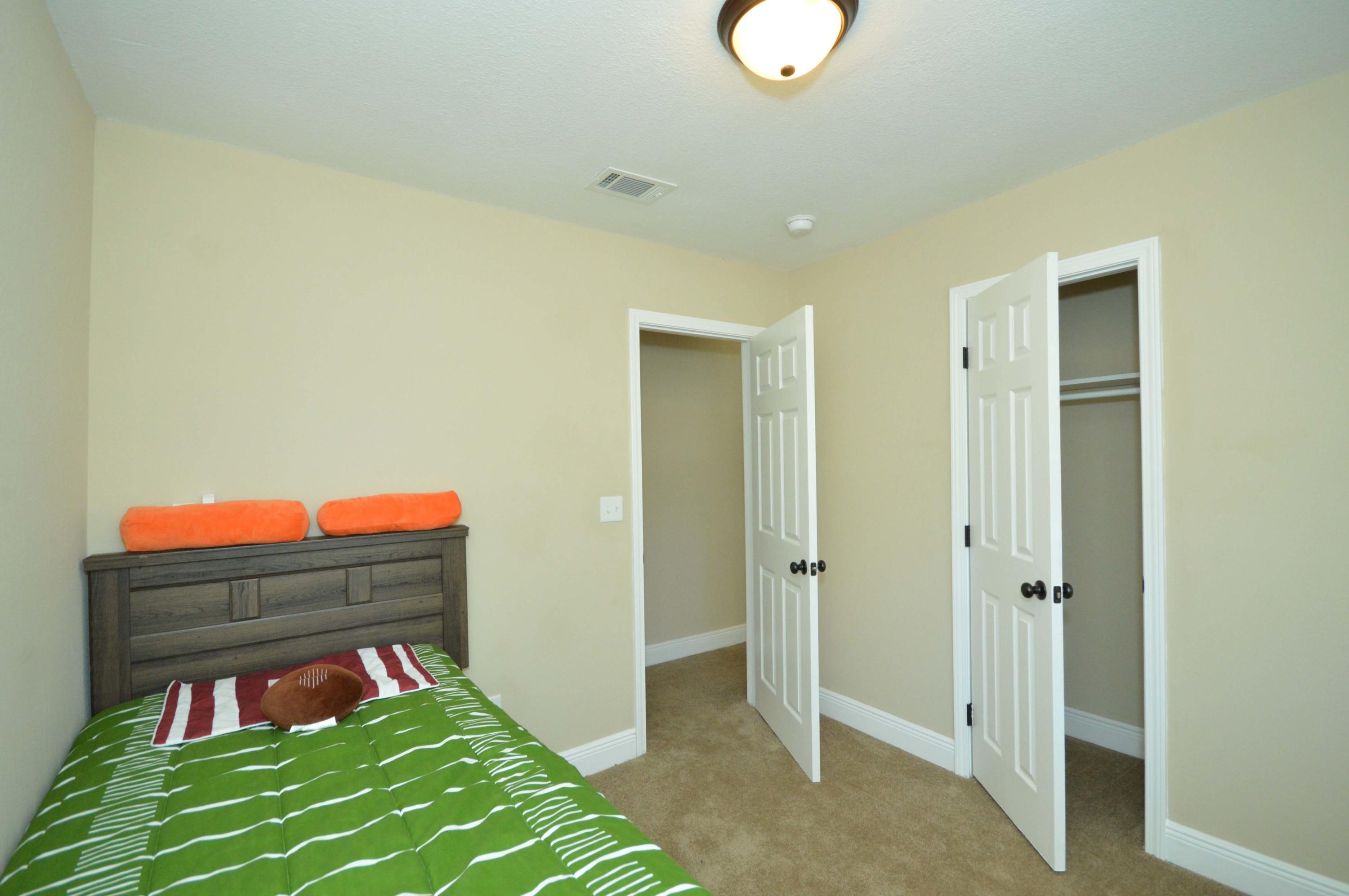 QUIET OAKS S/D - Residential