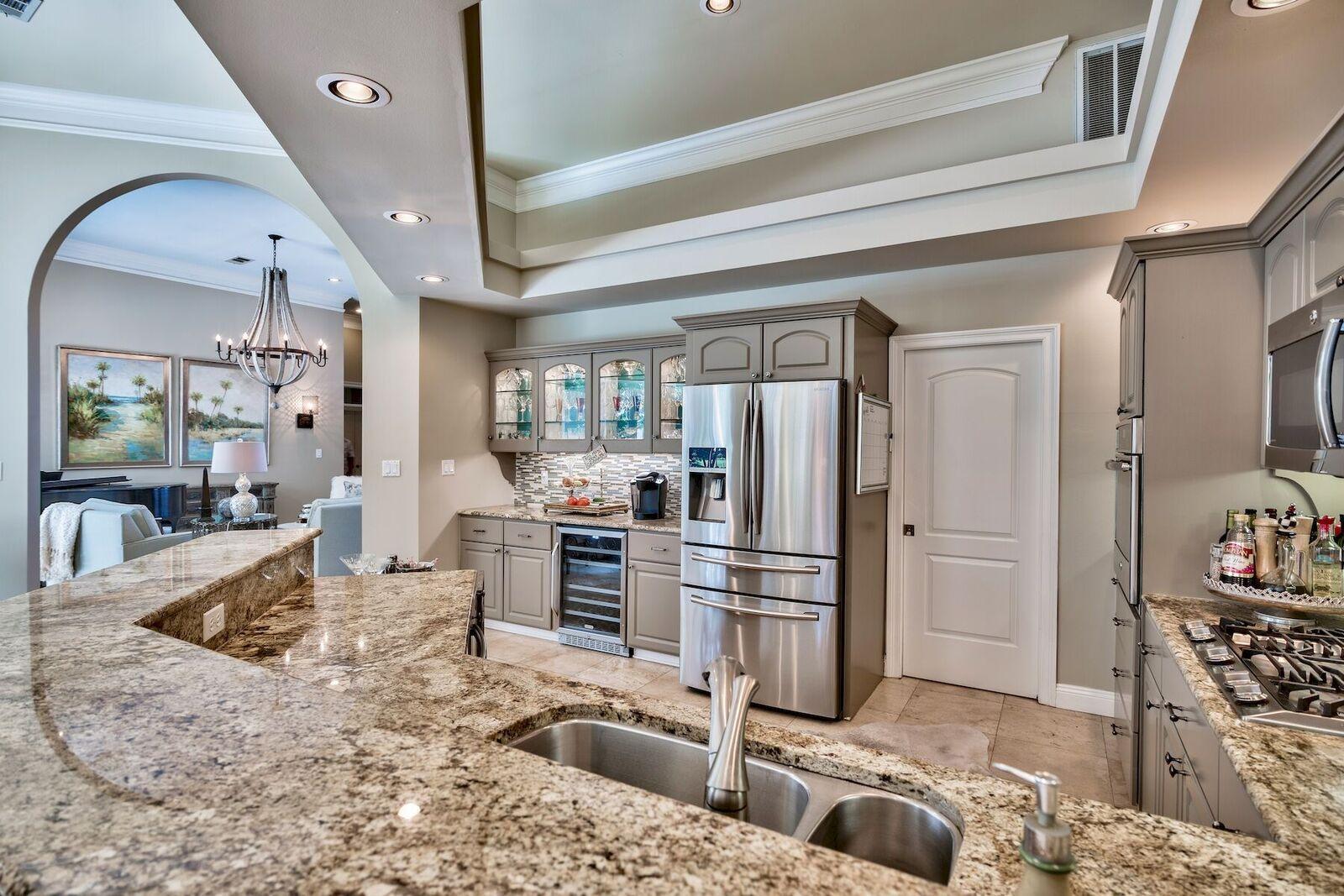 EMERALD BAY - Residential