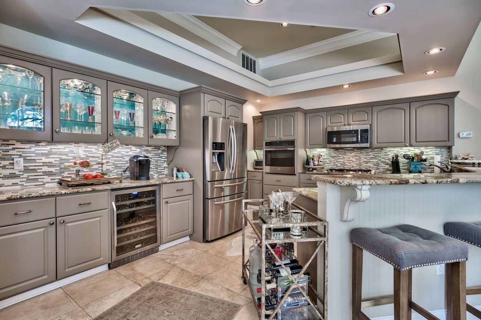 EMERALD BAY - Residential