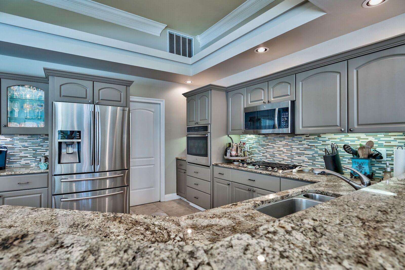 EMERALD BAY - Residential