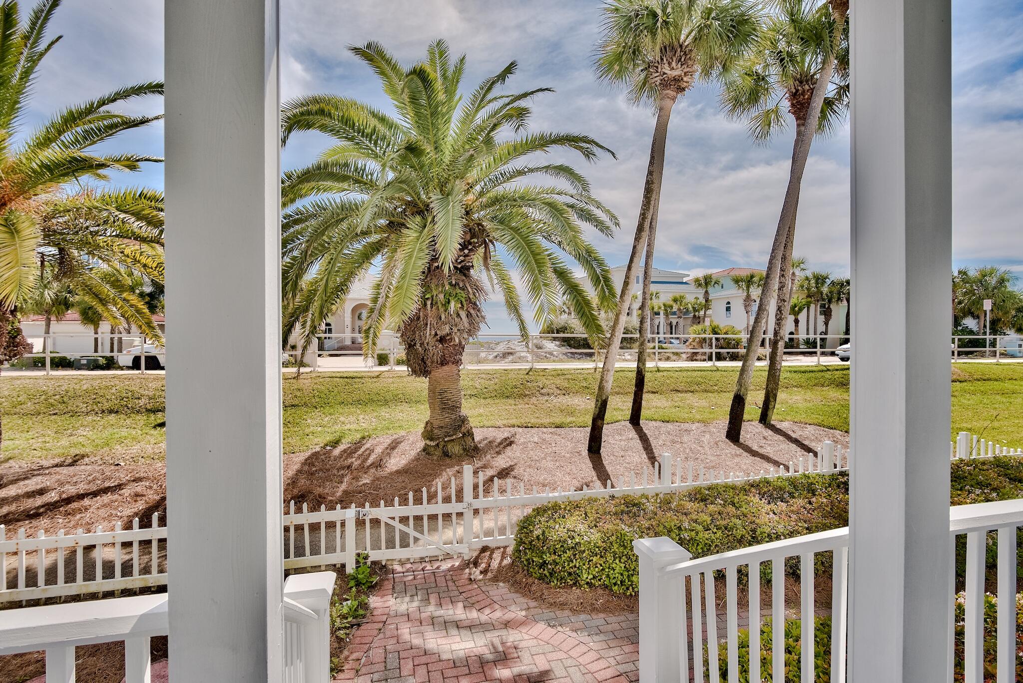 CRYSTAL BEACH - Residential