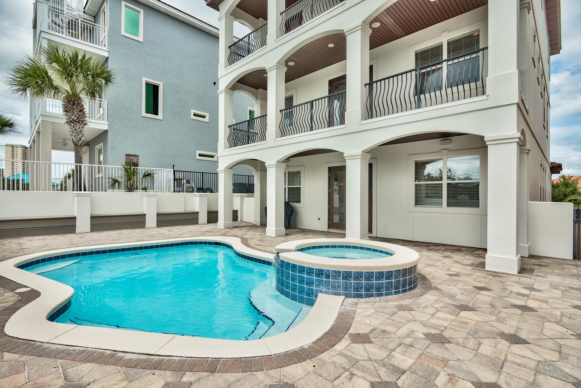 SPYGLASS VILLAS - Residential