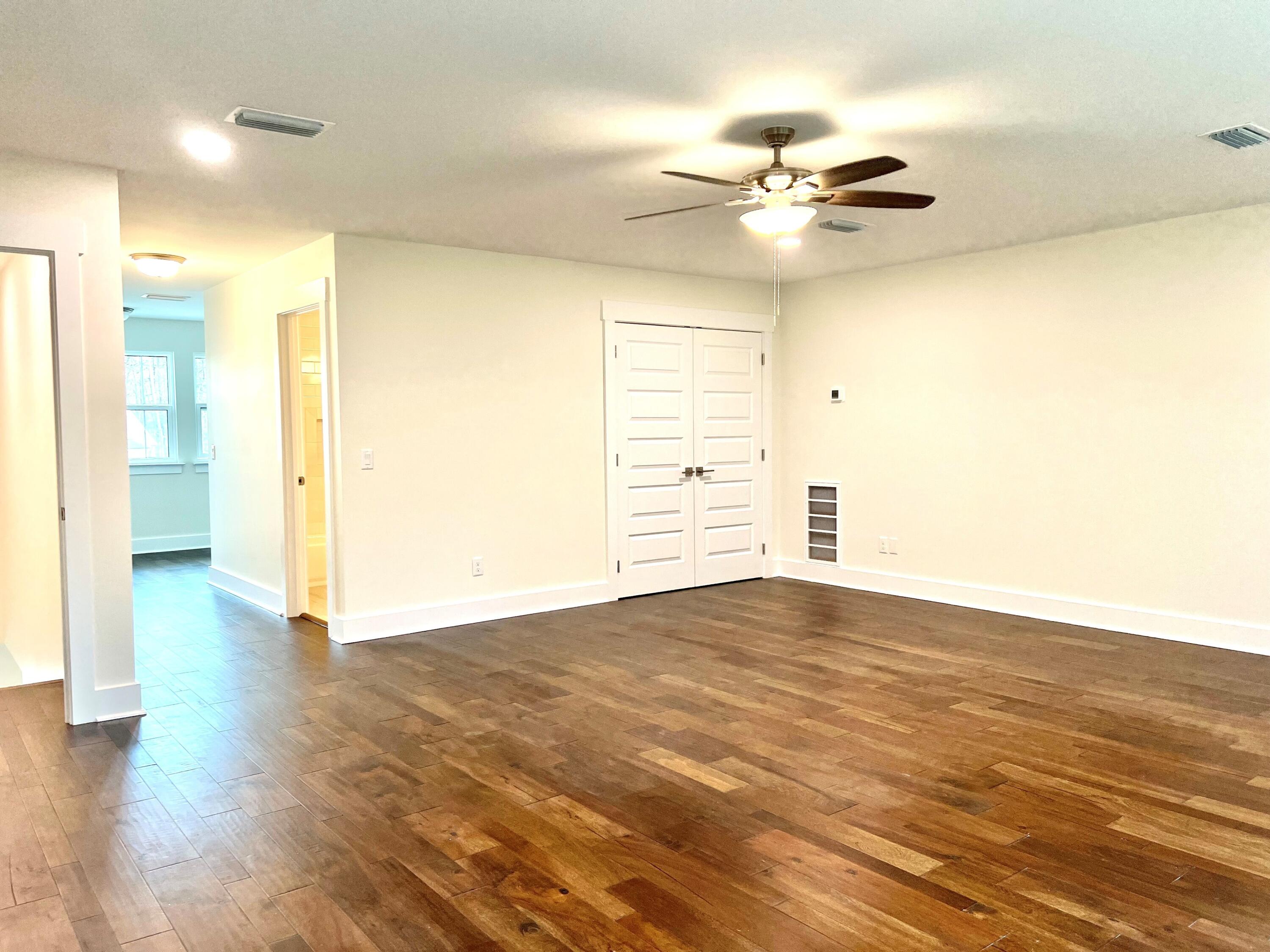 DEER MOSS CREEK - Residential