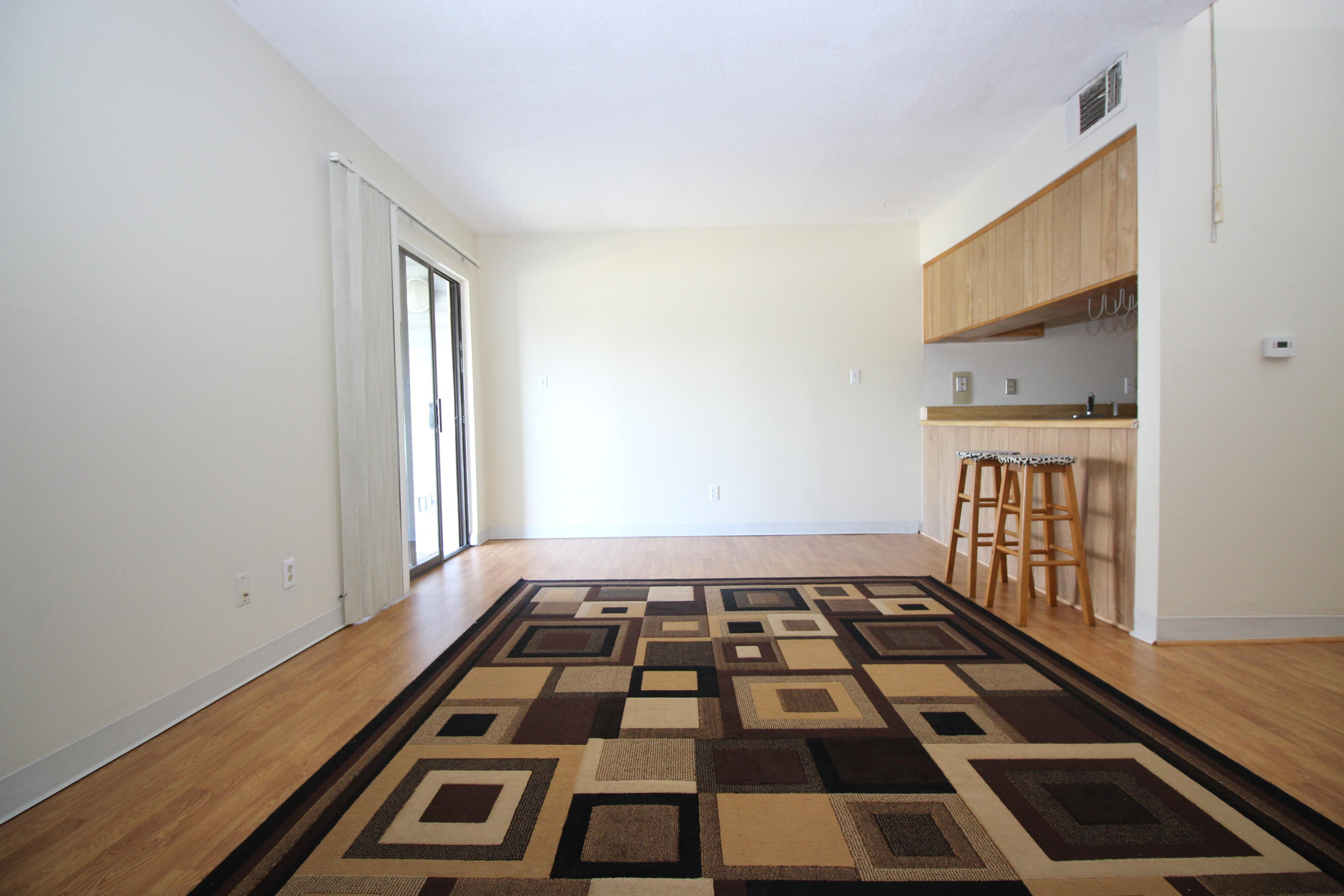 FINISTERRA CONDO - Residential