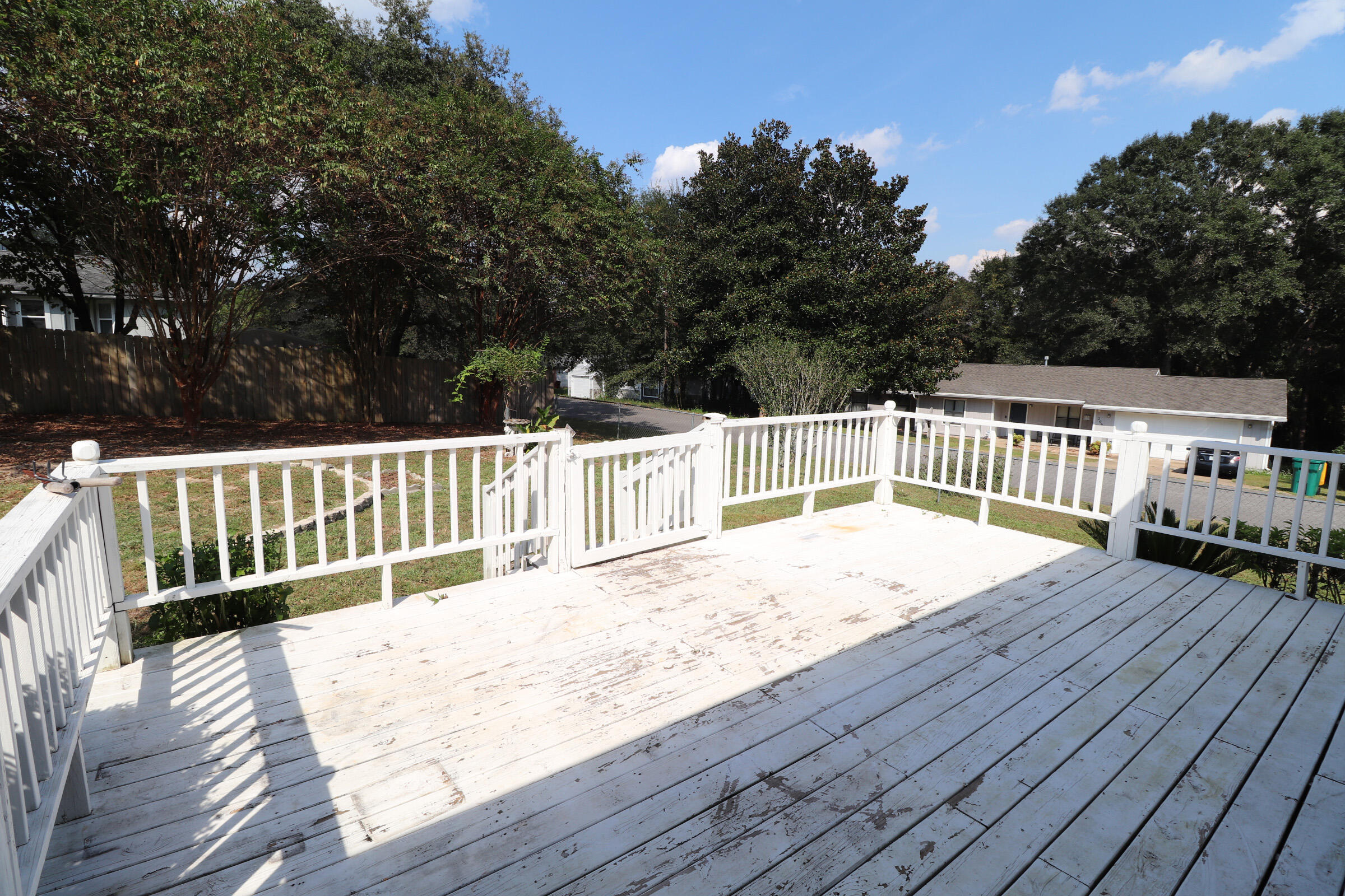 COUNTRYVIEW EST - Residential