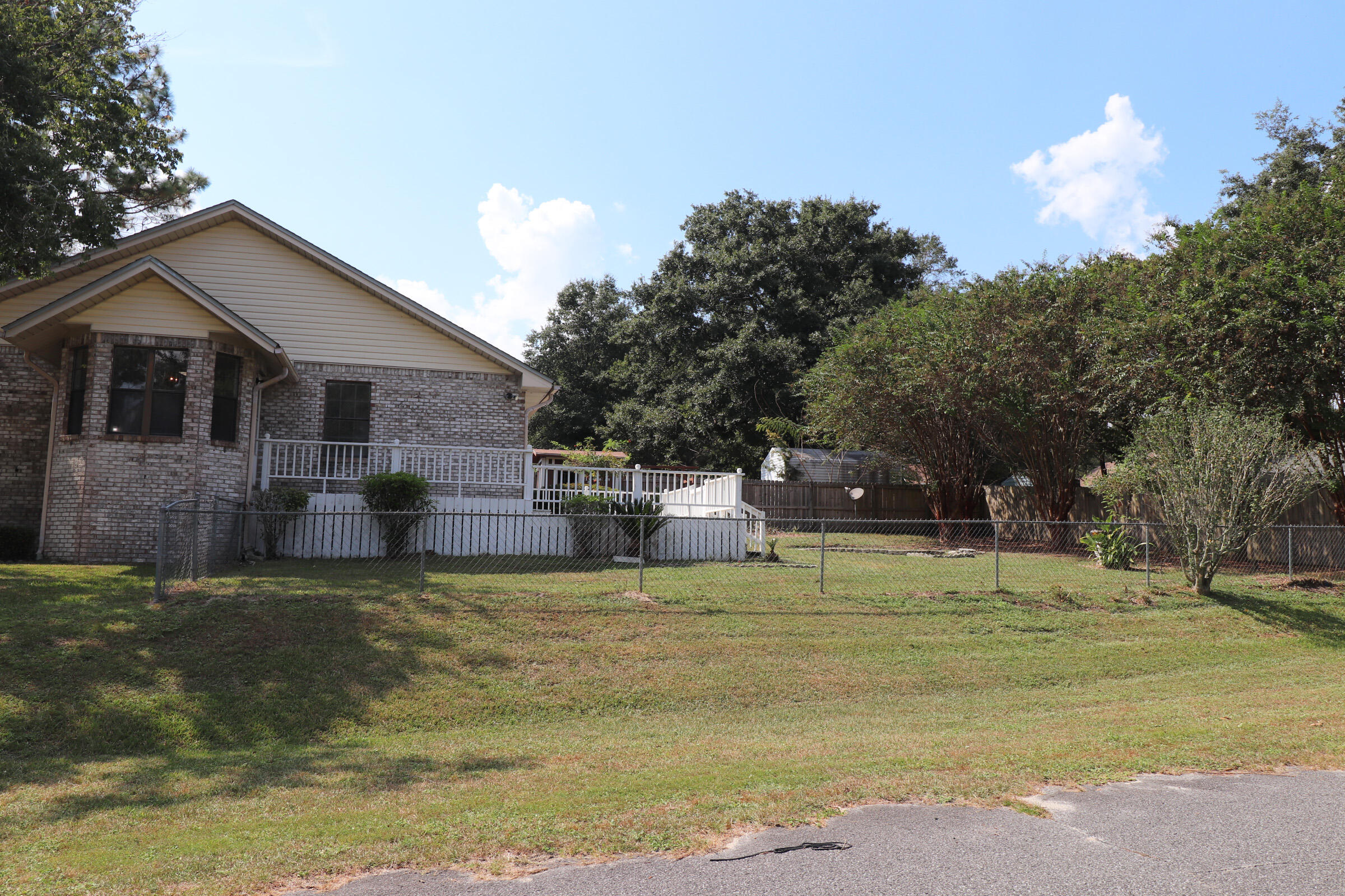 COUNTRYVIEW EST - Residential