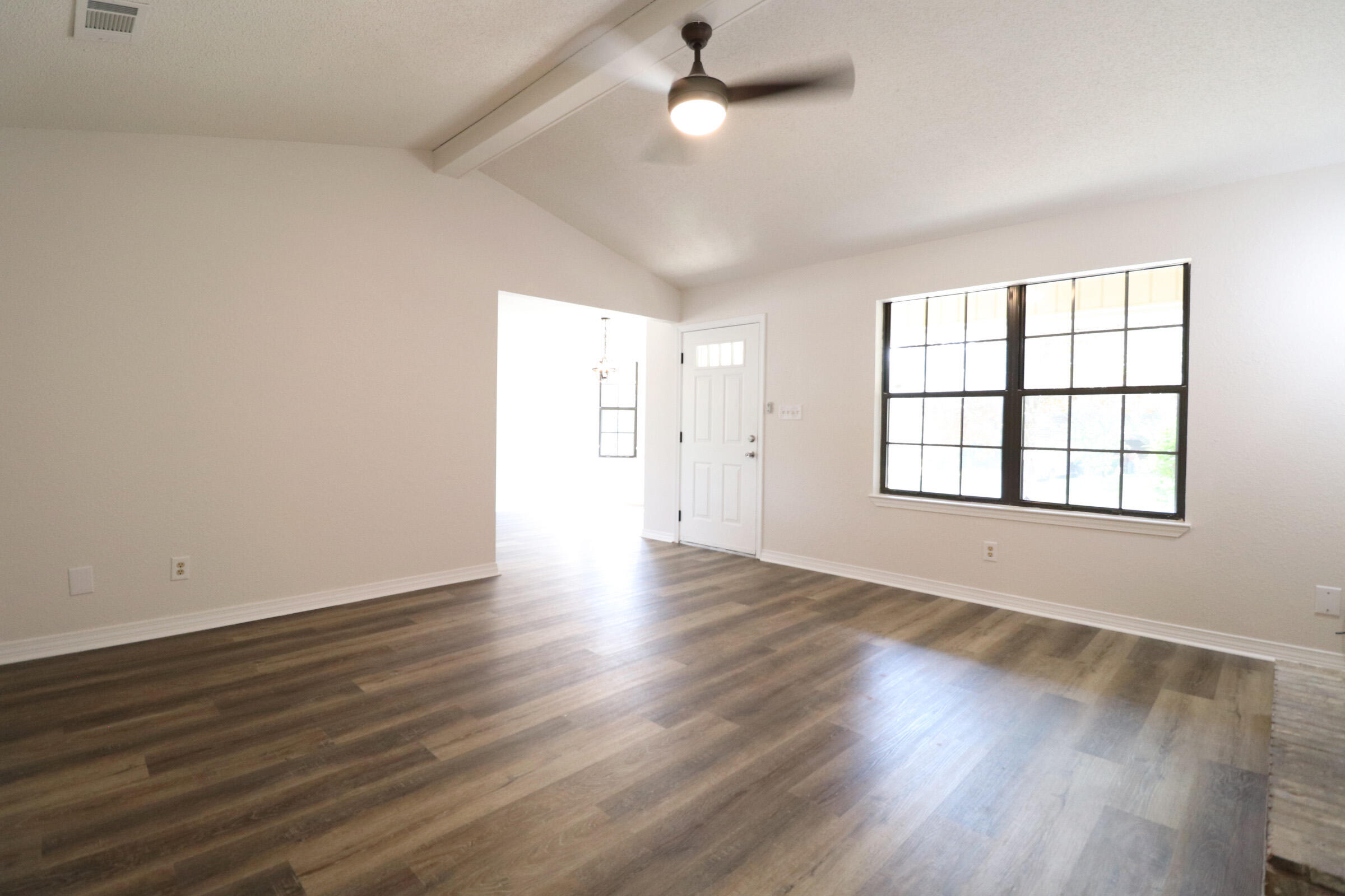 COUNTRYVIEW EST - Residential