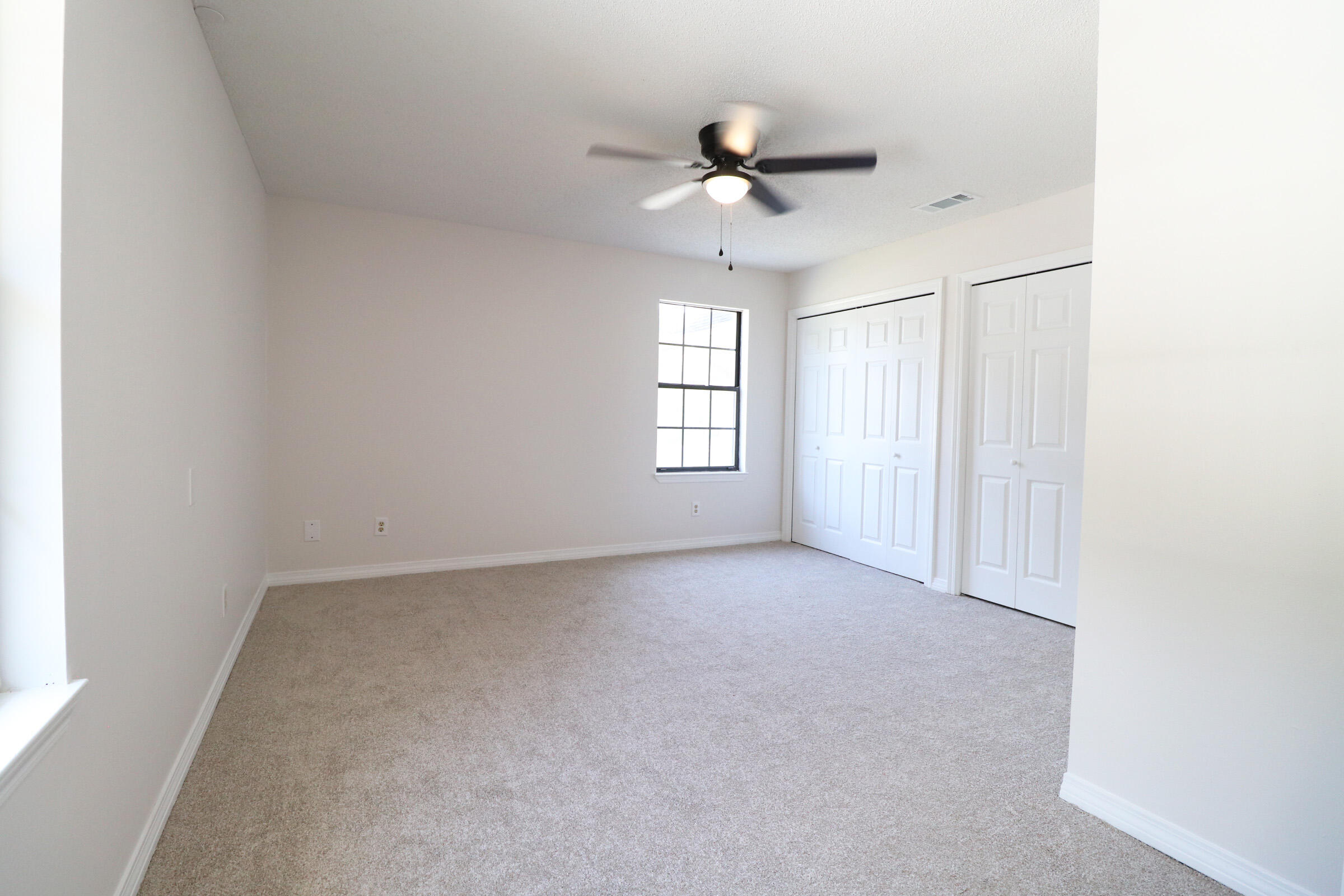 COUNTRYVIEW EST - Residential