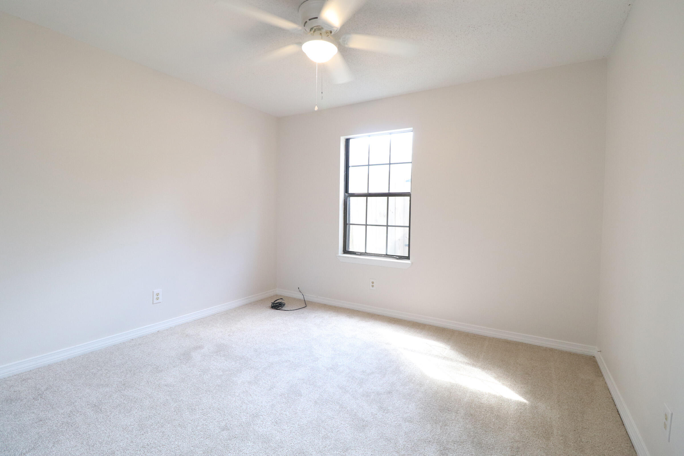 COUNTRYVIEW EST - Residential