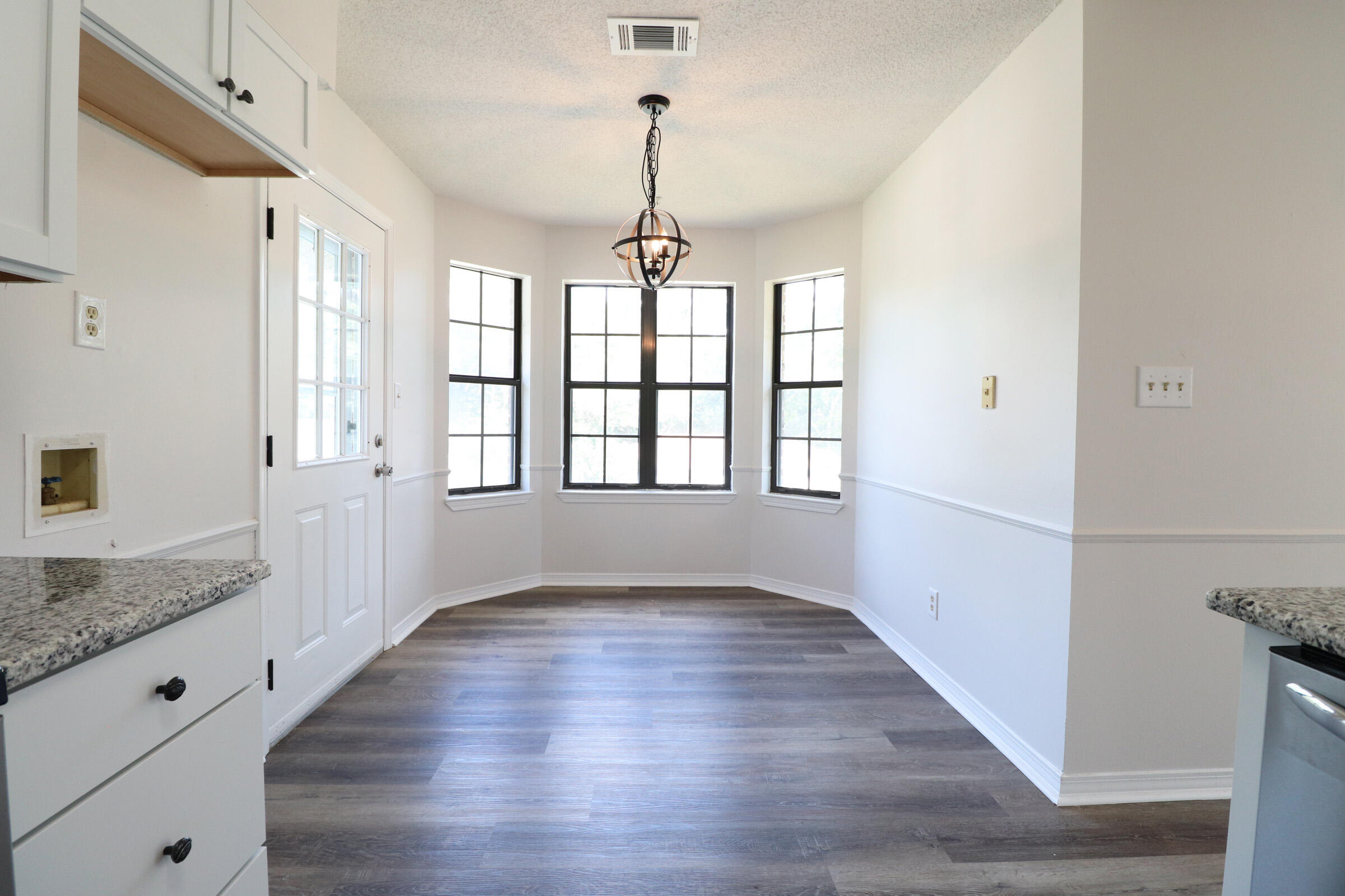 COUNTRYVIEW EST - Residential