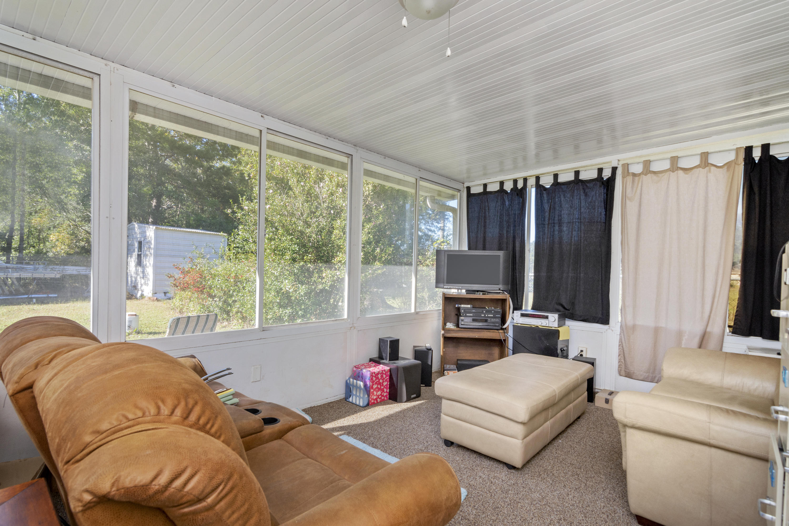 SOUTH POINTE ESTATES - Residential