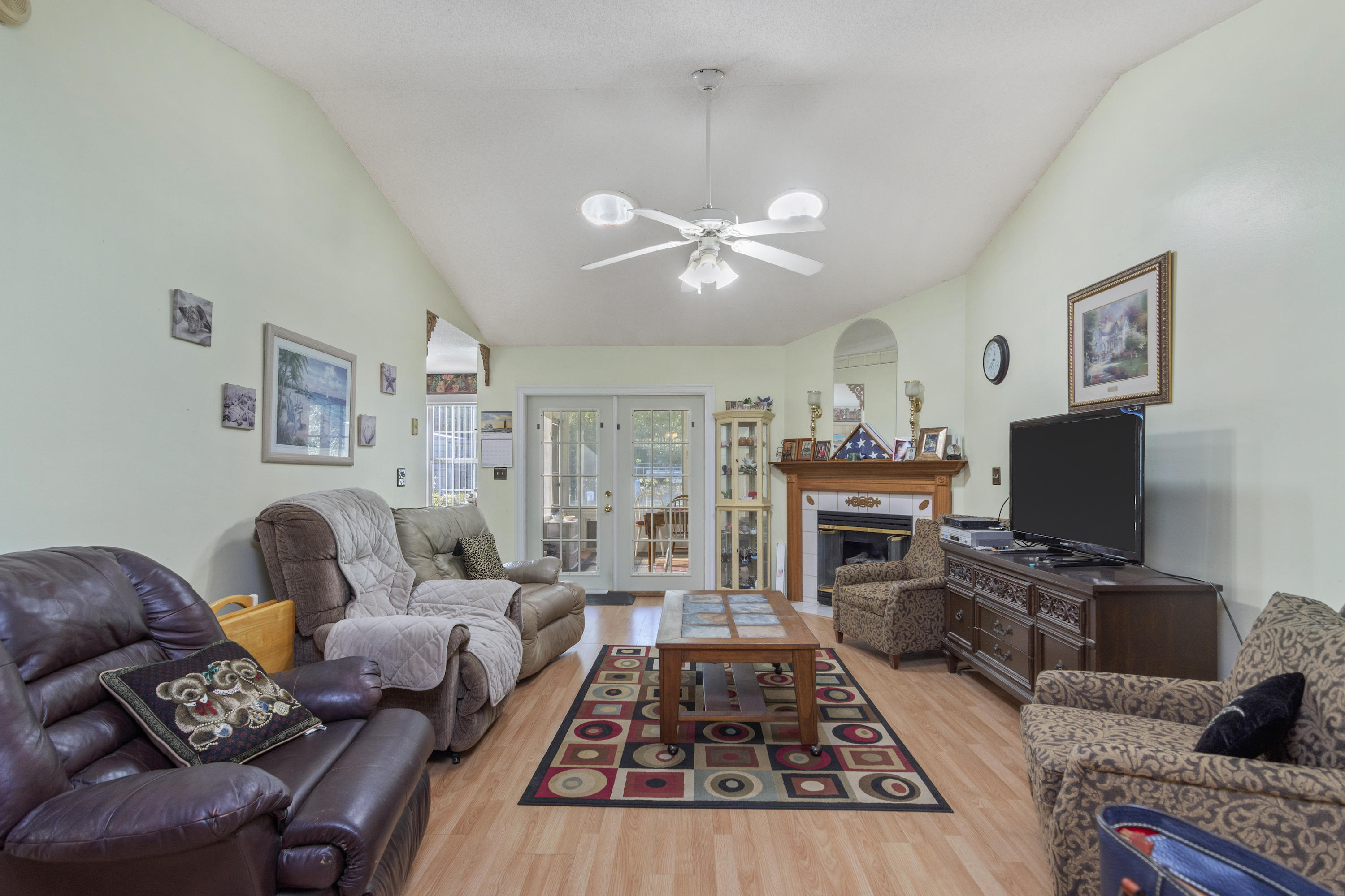 SOUTH POINTE ESTATES - Residential