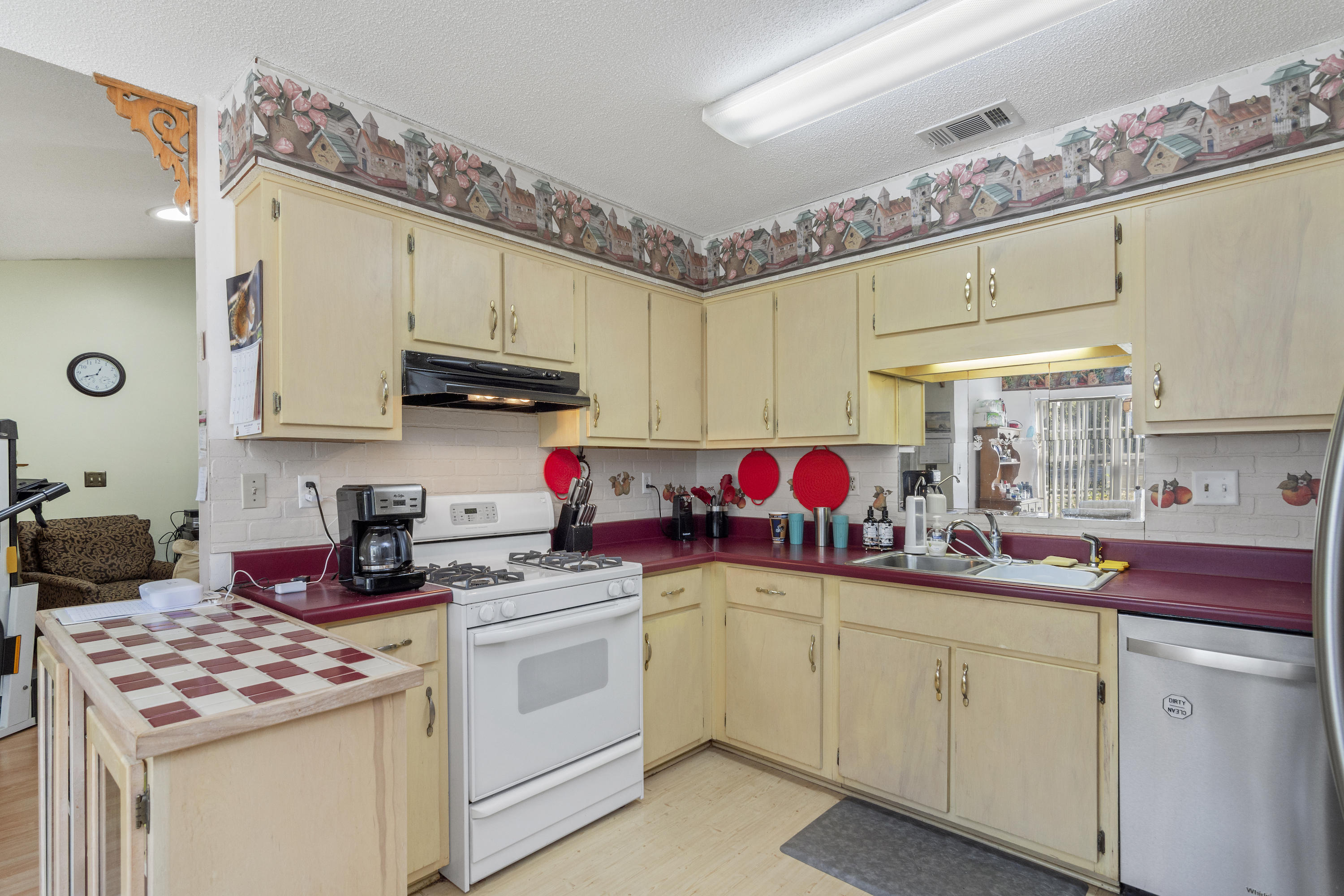 SOUTH POINTE ESTATES - Residential