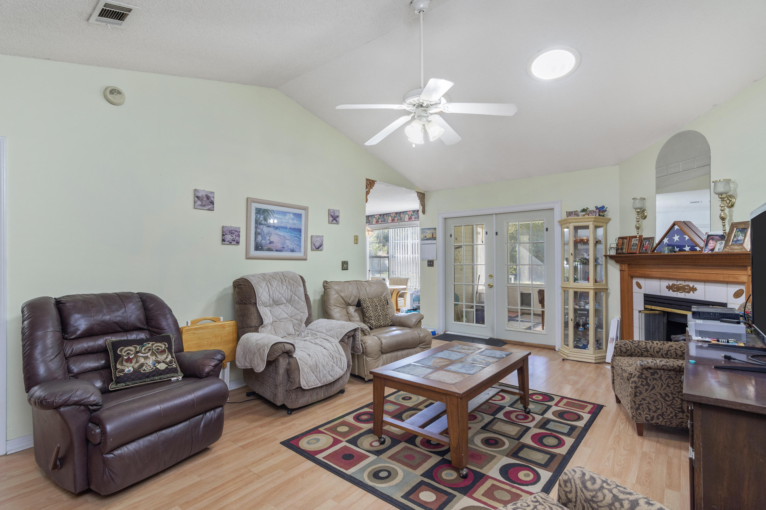 SOUTH POINTE ESTATES - Residential