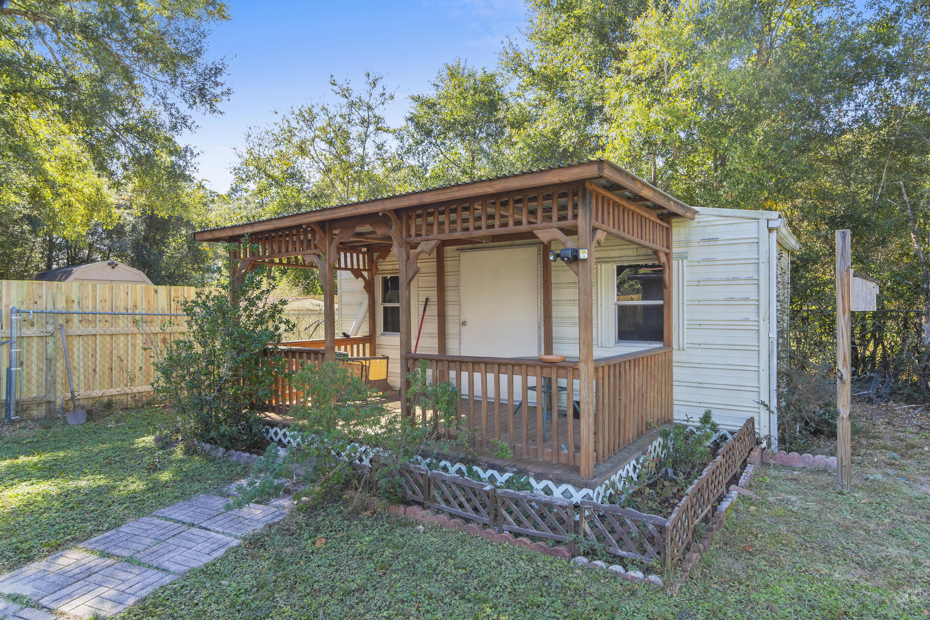 SOUTH POINTE ESTATES - Residential