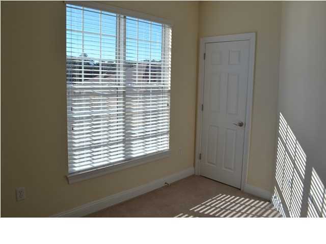 WALTON OAKS - Residential Lease