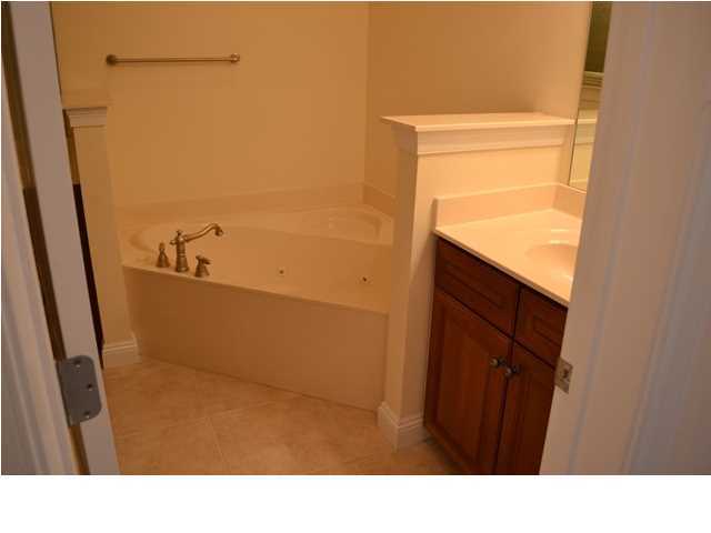 WALTON OAKS - Residential Lease