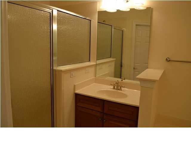 WALTON OAKS - Residential Lease