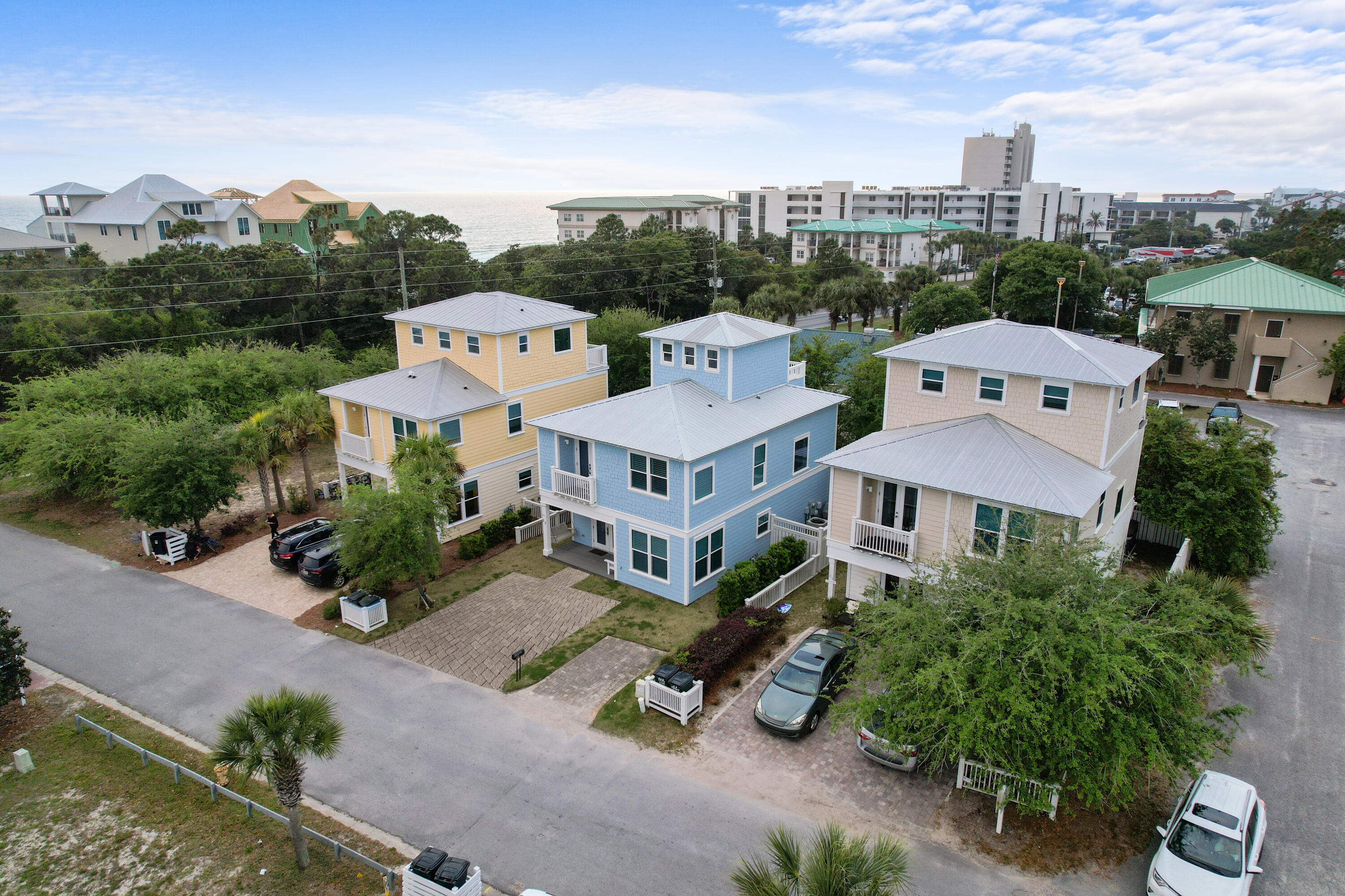 SUGAR SAND LANE - Residential