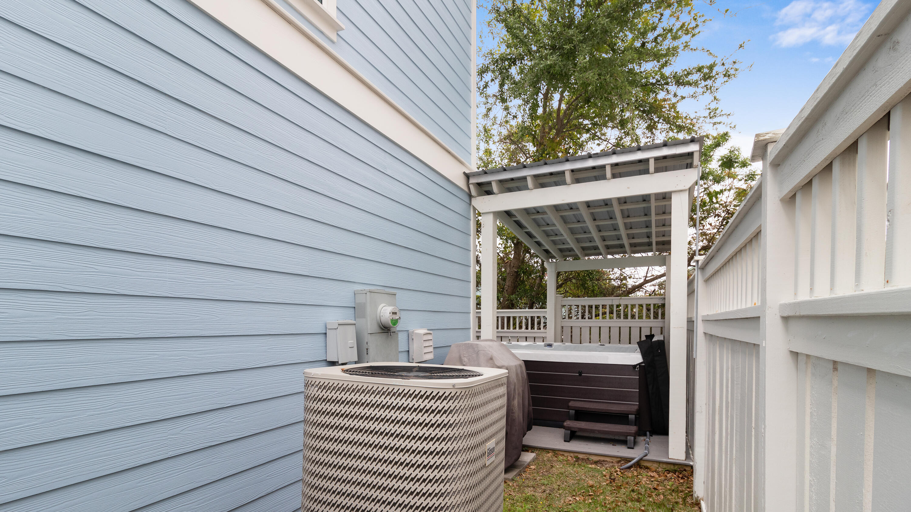 SUGAR SAND LANE - Residential