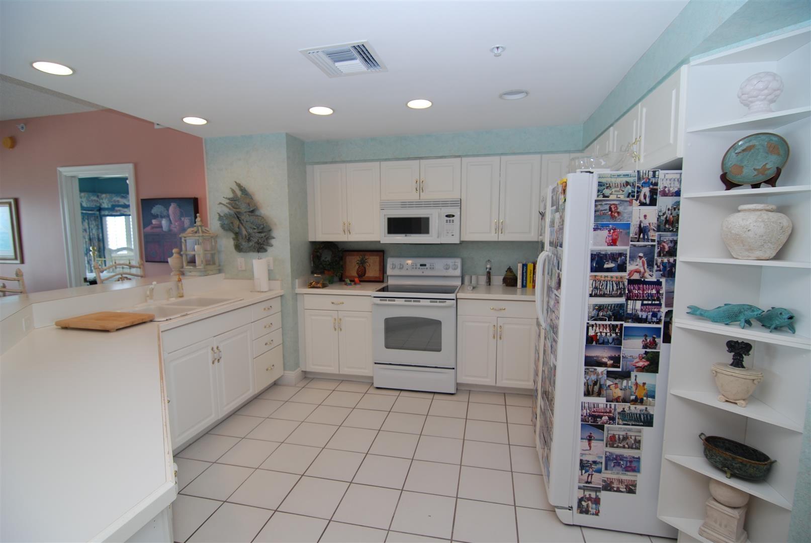 HOLIDAY ISLE TOWERS CONDO - Residential