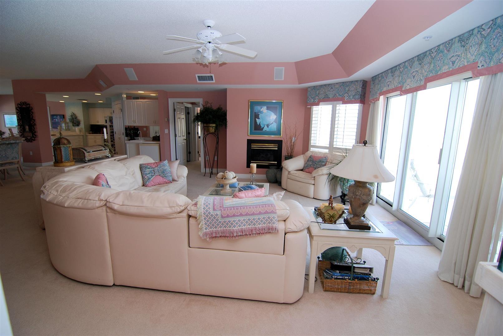 HOLIDAY ISLE TOWERS CONDO - Residential