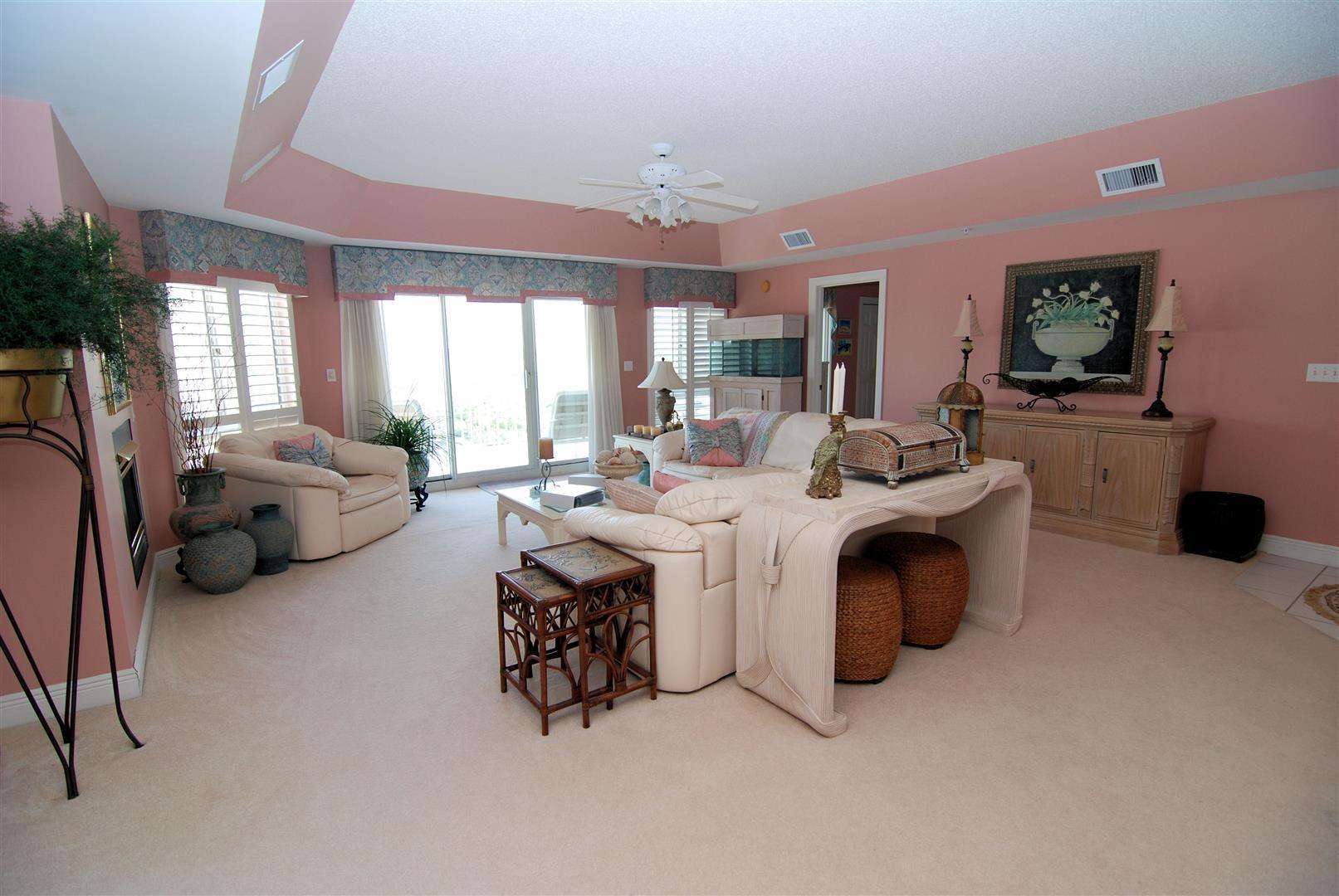 HOLIDAY ISLE TOWERS CONDO - Residential