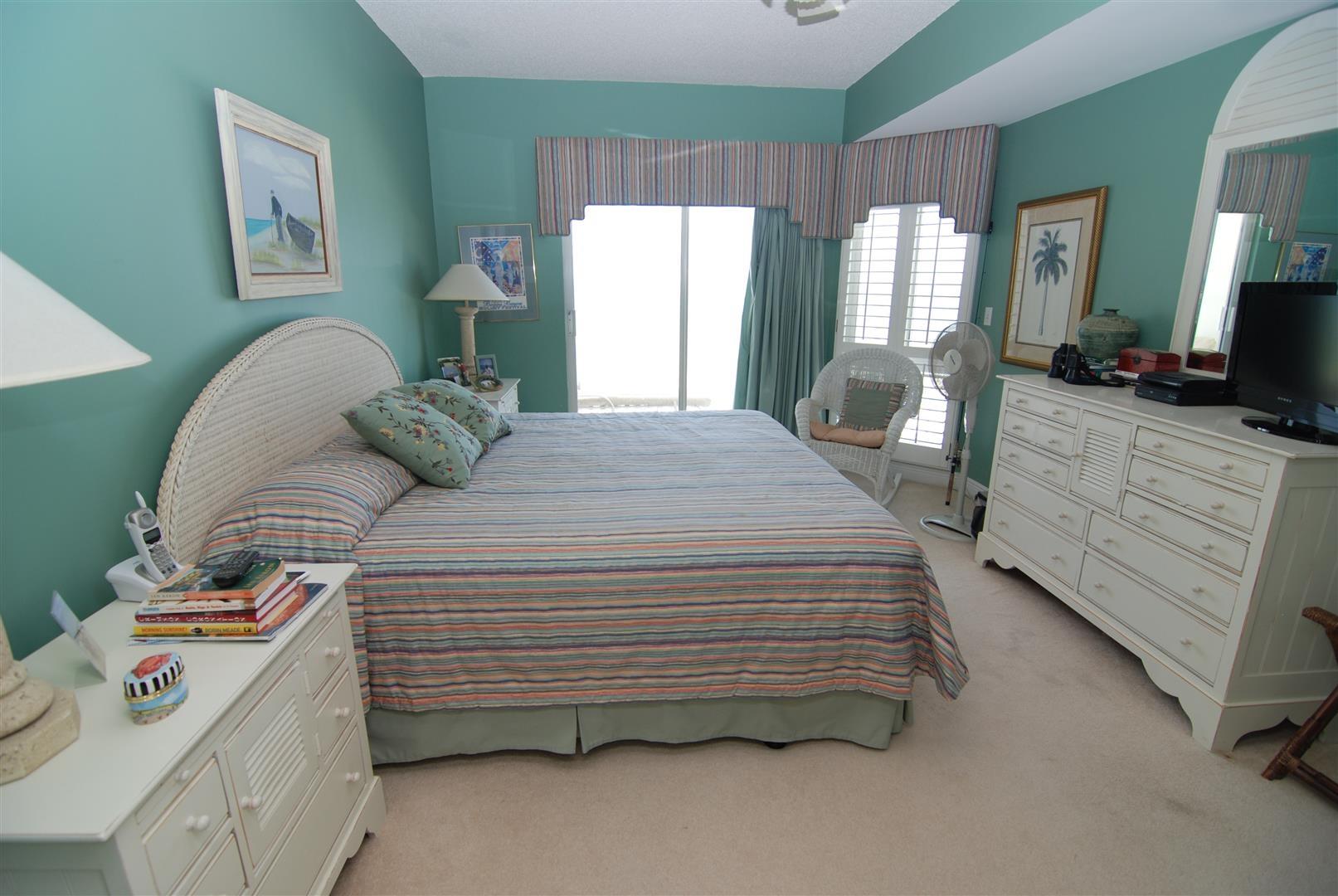 HOLIDAY ISLE TOWERS CONDO - Residential