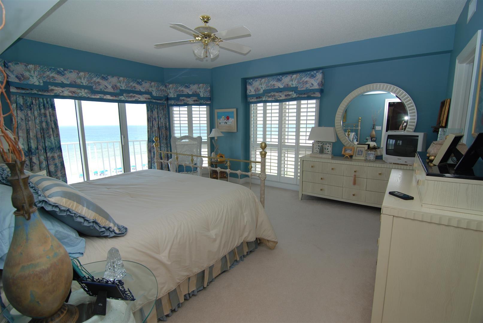 HOLIDAY ISLE TOWERS CONDO - Residential