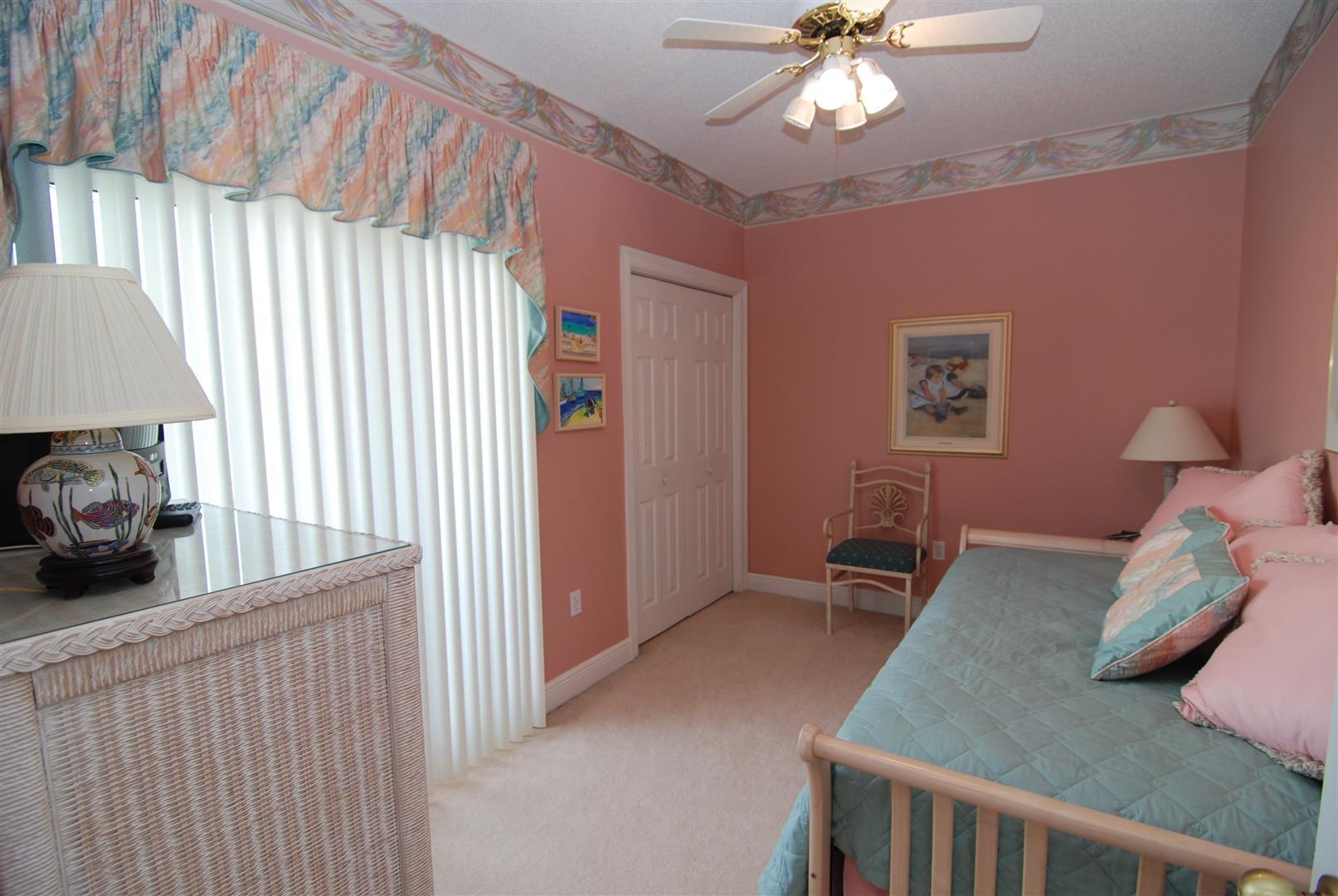 HOLIDAY ISLE TOWERS CONDO - Residential