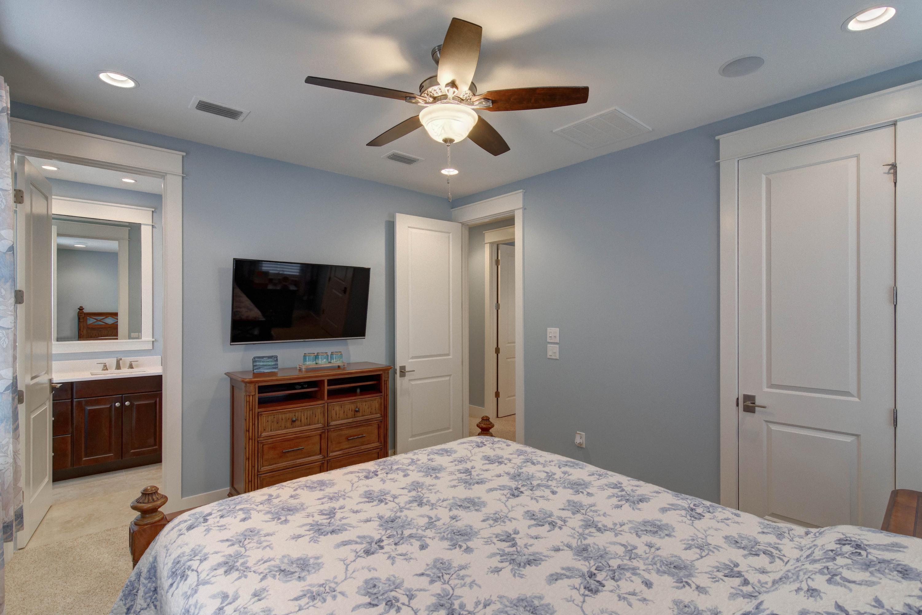 CARSON OAKS - Residential