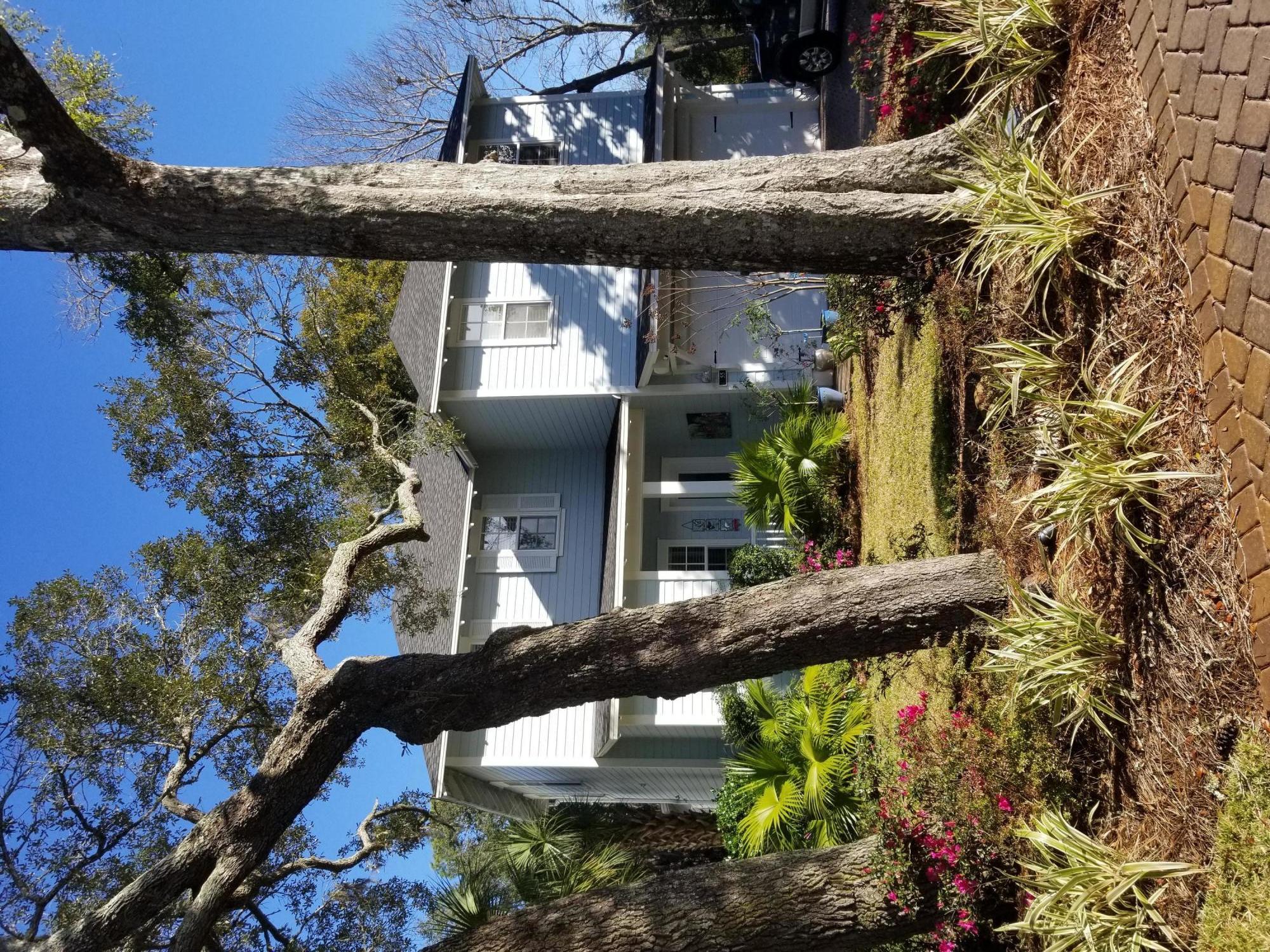 CARSON OAKS - Residential