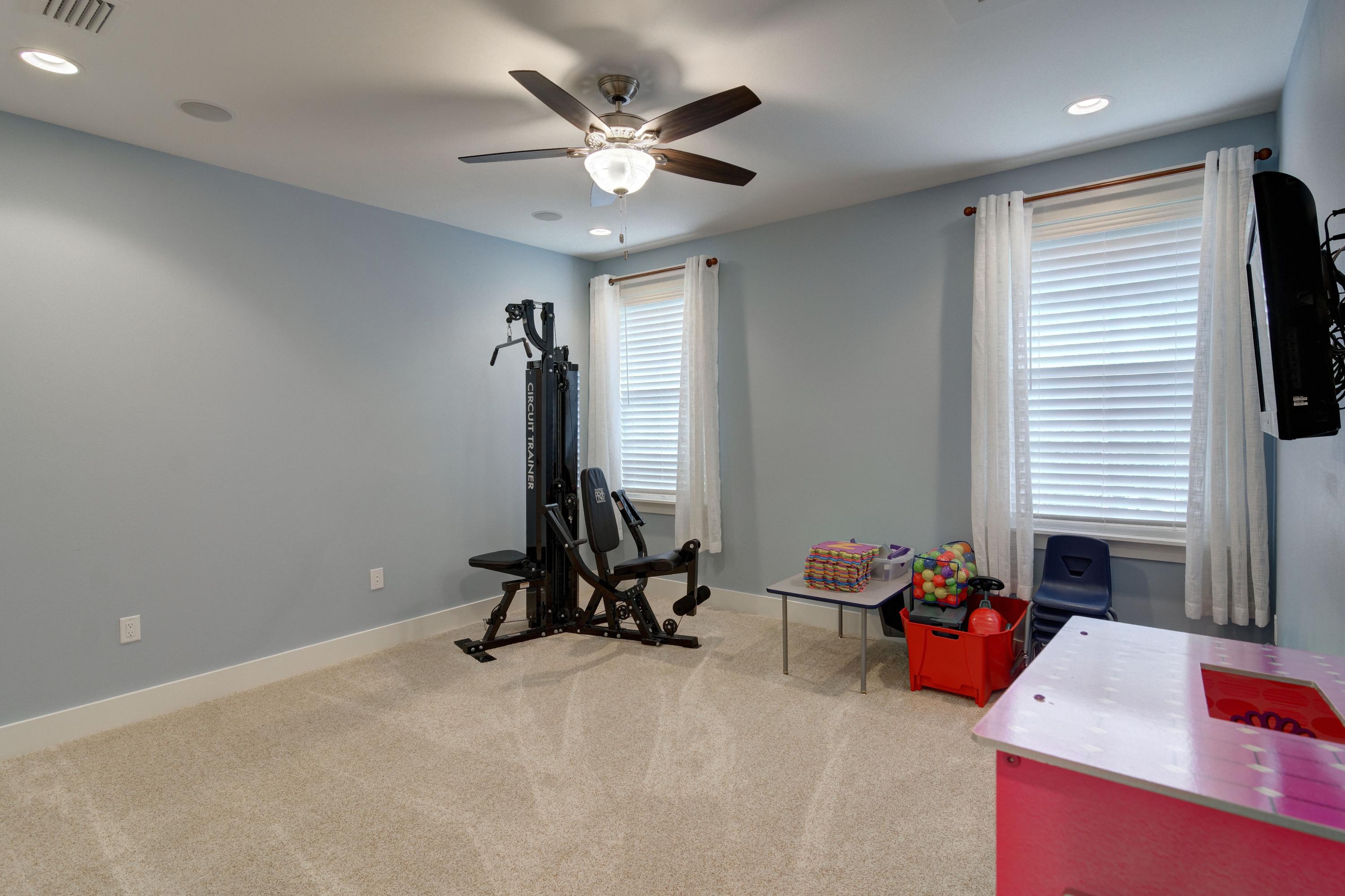 CARSON OAKS - Residential