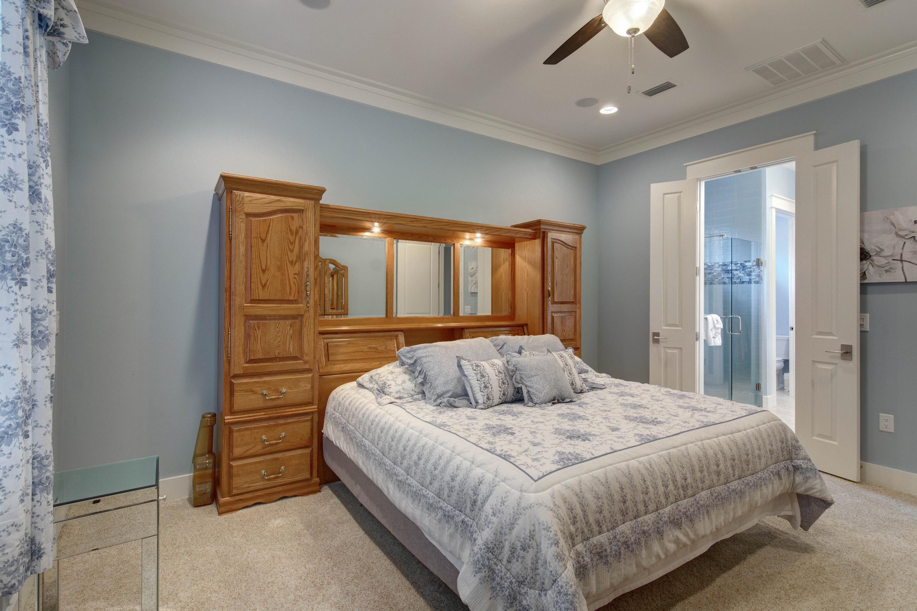 CARSON OAKS - Residential